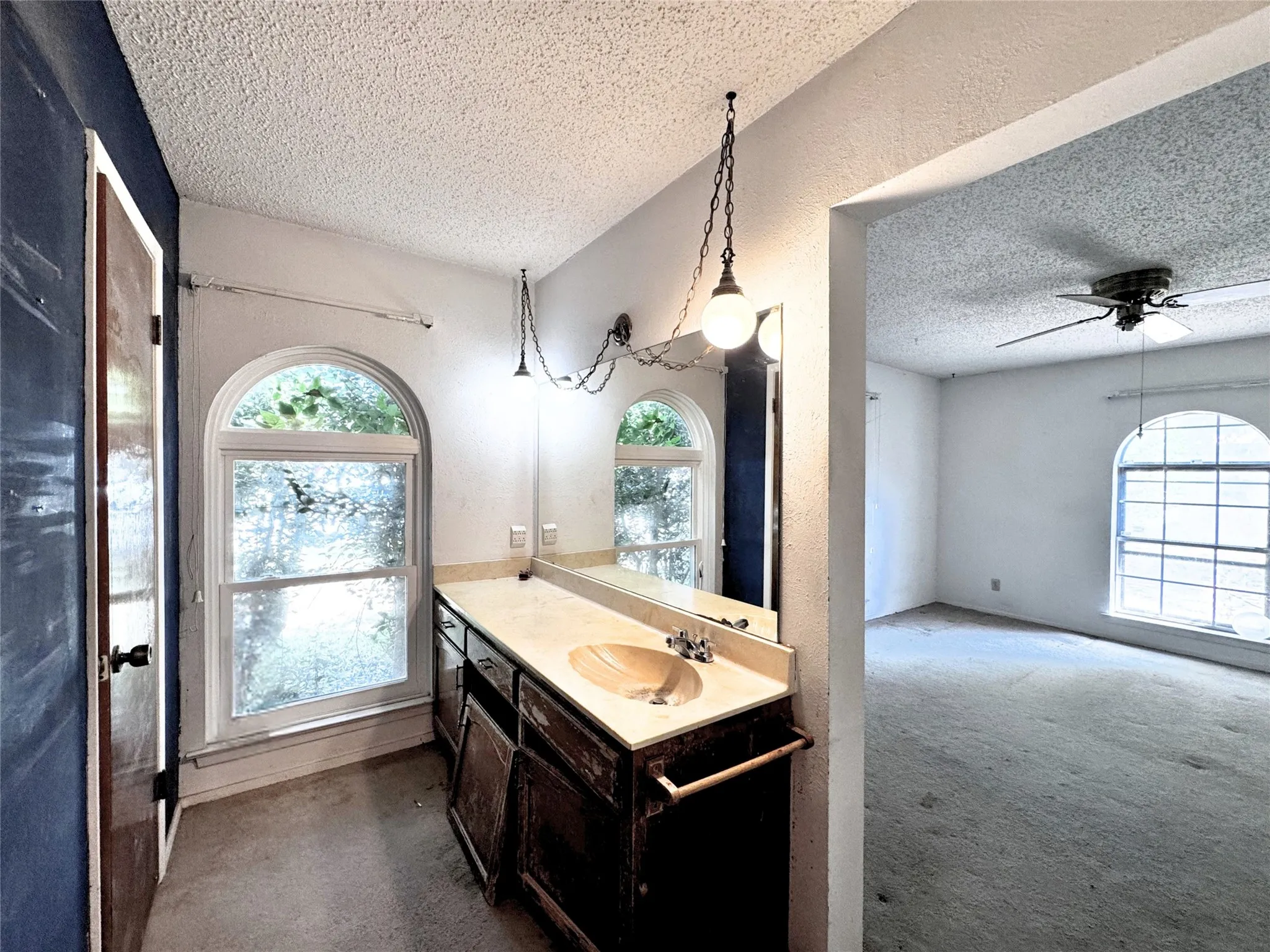 Single Family Residence For Sale in Tarrant County , 1328 Timbercreek Road, Benbrook, Texas 76126, 3 Bedroom, 2 Bathroom, 2 Garage spaces, 1,542 Sqft, built in 1976, mls#21402406, Real Estate Agent in Benbrook, Homes For Sale in Tarrant county, Homes For Sale in Benbrook, Realtor in Benbrook Texas, Real Estate Brokerage Independent Realty Texas, Luminita Cordes Realtor
