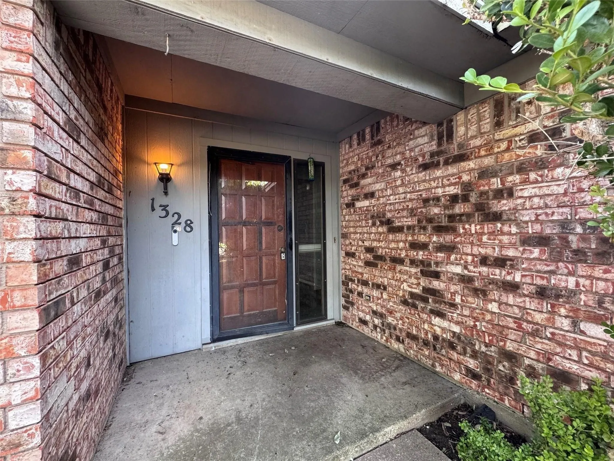 Single Family Residence For Sale in Tarrant County , 1328 Timbercreek Road, Benbrook, Texas 76126, 3 Bedroom, 2 Bathroom, 2 Garage spaces, 1,542 Sqft, built in 1976, mls#21402406, Real Estate Agent in Benbrook, Homes For Sale in Tarrant county, Homes For Sale in Benbrook, Realtor in Benbrook Texas, Real Estate Brokerage Independent Realty Texas, Luminita Cordes Realtor