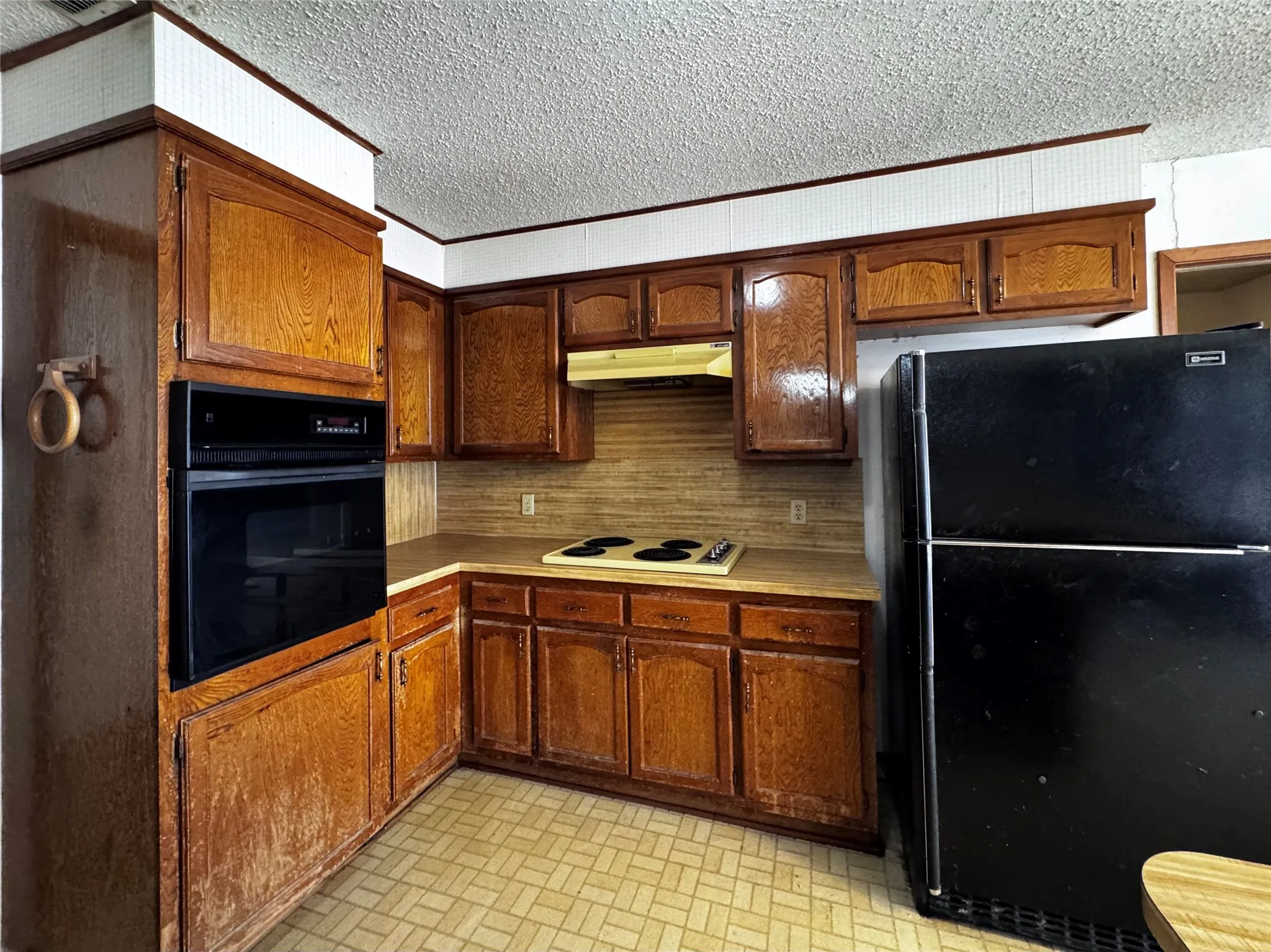 Single Family Residence For Sale in Tarrant County , 1328 Timbercreek Road, Benbrook, Texas 76126, 3 Bedroom, 2 Bathroom, 2 Garage spaces, 1,542 Sqft, built in 1976, mls#21402406, Real Estate Agent in Benbrook, Homes For Sale in Tarrant county, Homes For Sale in Benbrook, Realtor in Benbrook Texas, Real Estate Brokerage Independent Realty Texas, Luminita Cordes Realtor