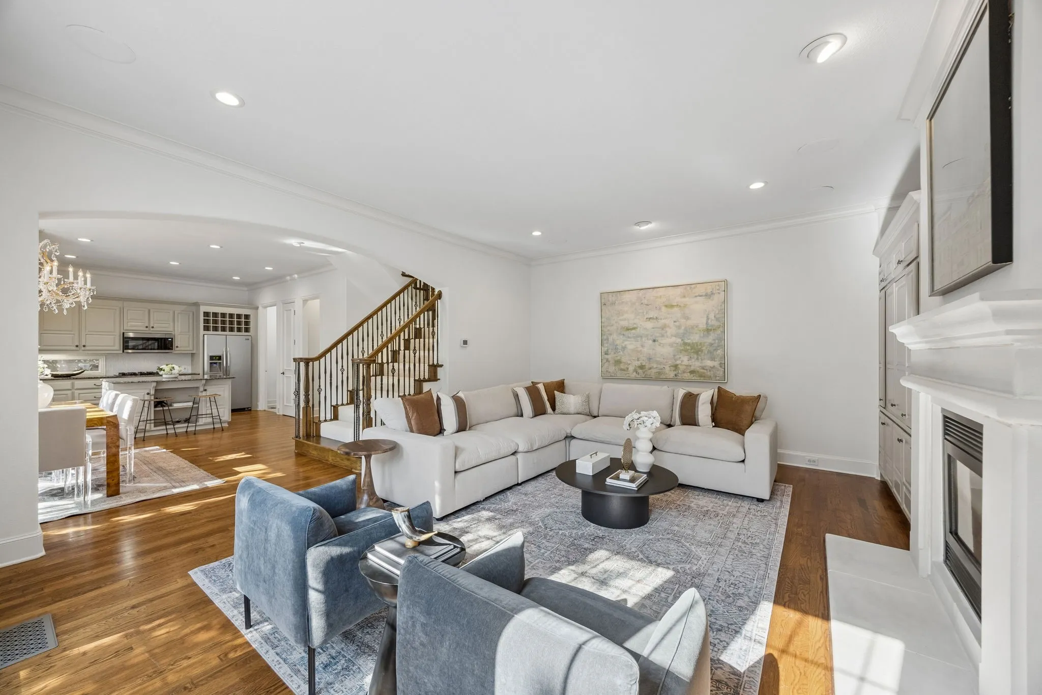 Townhouse For Sale in Dallas County , 2709 Welborn Street, Dallas, Texas 75219, 3 Bedroom, 4 Bathroom, 2 Garage spaces, 2,343 Sqft, built in 1999, mls#21382393, Real Estate Agent in Dallas, Homes For Sale in Dallas county, Homes For Sale in Dallas, Realtor in Dallas Texas, Real Estate Brokerage Independent Realty Texas, Luminita Cordes Realtor