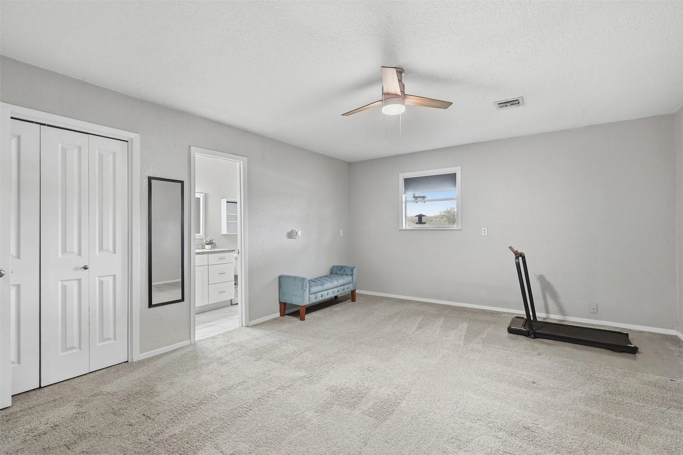 Single Family Residence For Sale in Hill County , 101 Falcon Lane, Hillsboro, Texas 76645, 4 Bedroom, 2 Bathroom, 2 Garage spaces, 1,973 Sqft, built in 1971, mls#21402819, Real Estate Agent in Hillsboro, Homes For Sale in Hill county, Homes For Sale in Hillsboro, Realtor in Hillsboro Texas, Real Estate Brokerage Independent Realty Texas, Luminita Cordes Realtor