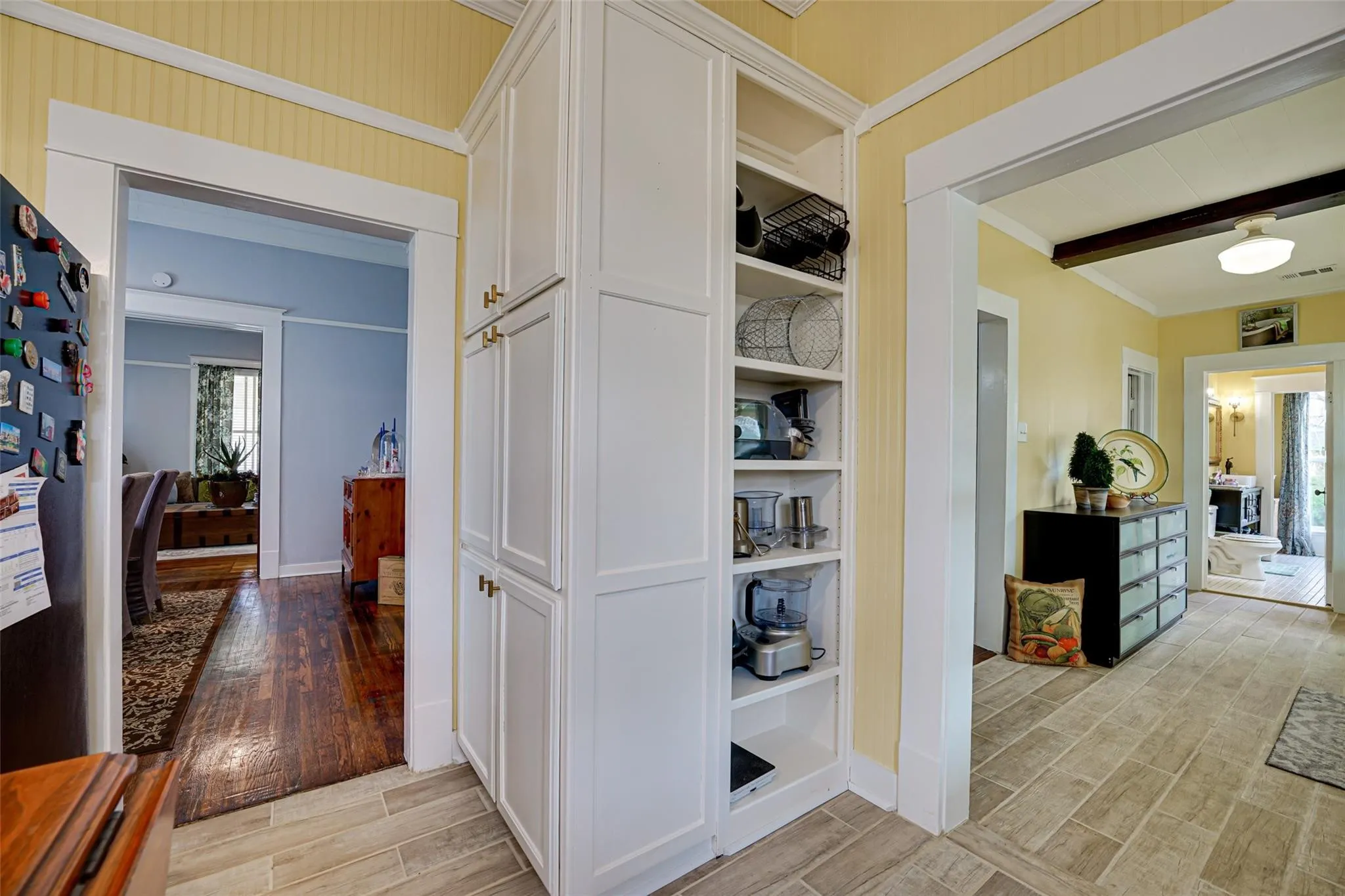 Single Family Residence For Sale in Hunt County , 1515 Caddo Street, Commerce, Texas 75428, 3 Bedroom, 2 Bathroom, 1 Garage spaces, 2,497 Sqft, built in 1912, mls#21402827, Real Estate Agent in Commerce, Homes For Sale in Hunt county, Homes For Sale in Commerce, Realtor in Commerce Texas, Real Estate Brokerage Independent Realty Texas, Luminita Cordes Realtor