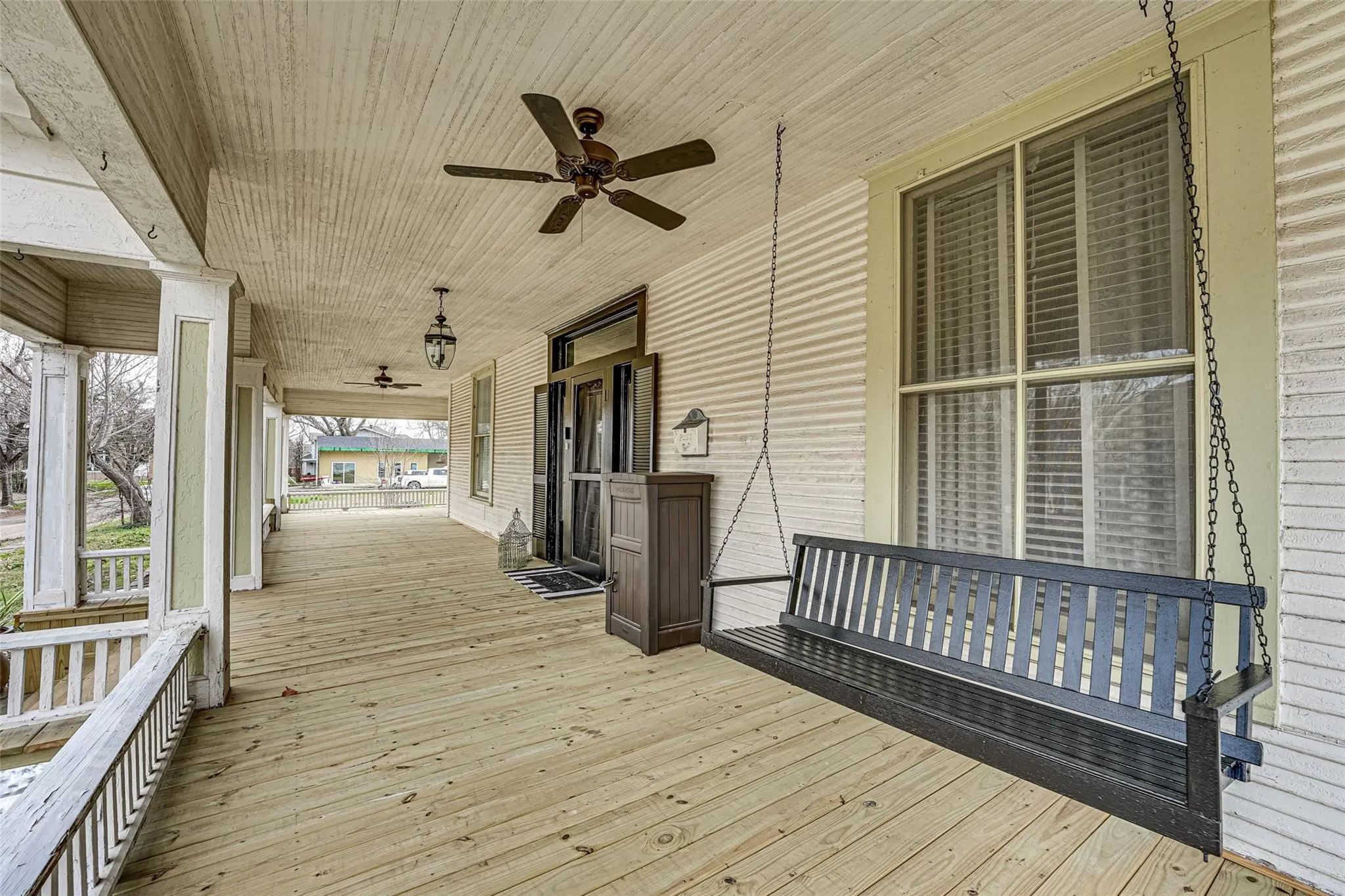 Single Family Residence For Sale in Hunt County , 1515 Caddo Street, Commerce, Texas 75428, 3 Bedroom, 2 Bathroom, 1 Garage spaces, 2,497 Sqft, built in 1912, mls#21402827, Real Estate Agent in Commerce, Homes For Sale in Hunt county, Homes For Sale in Commerce, Realtor in Commerce Texas, Real Estate Brokerage Independent Realty Texas, Luminita Cordes Realtor