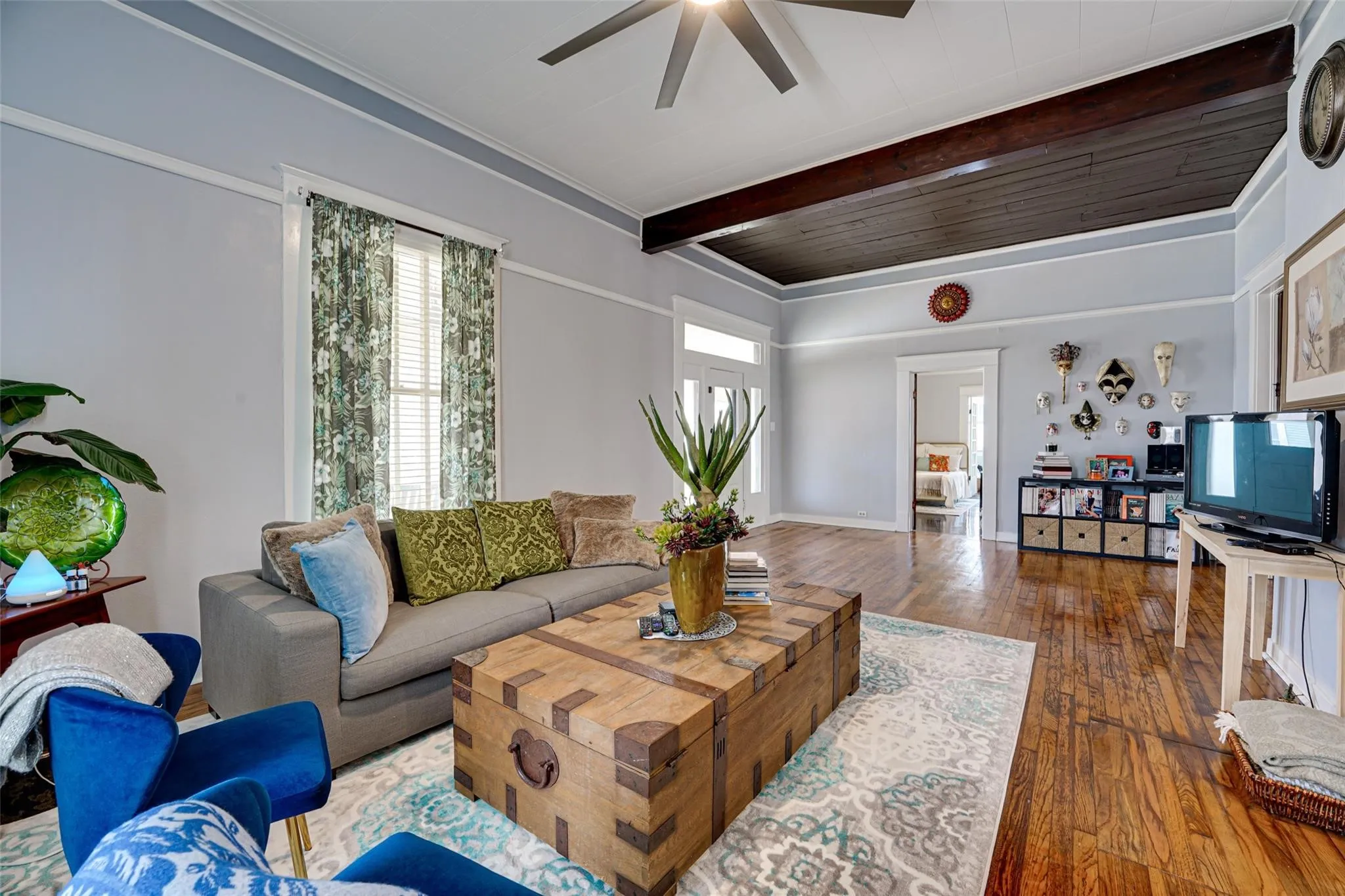 Single Family Residence For Sale in Hunt County , 1515 Caddo Street, Commerce, Texas 75428, 3 Bedroom, 2 Bathroom, 1 Garage spaces, 2,497 Sqft, built in 1912, mls#21402827, Real Estate Agent in Commerce, Homes For Sale in Hunt county, Homes For Sale in Commerce, Realtor in Commerce Texas, Real Estate Brokerage Independent Realty Texas, Luminita Cordes Realtor