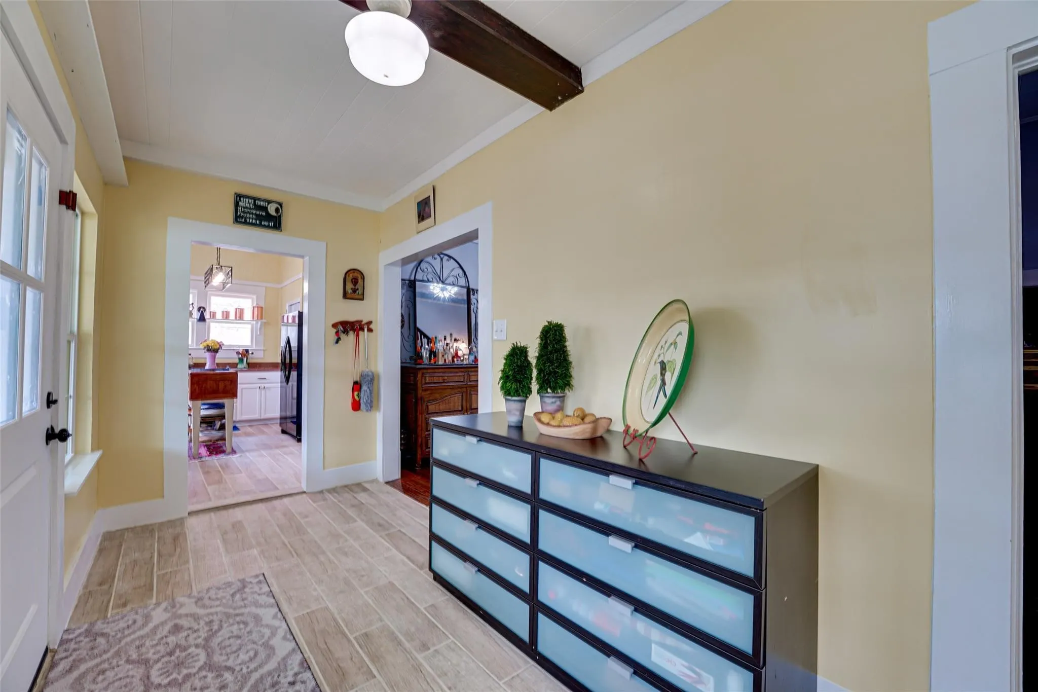 Single Family Residence For Sale in Hunt County , 1515 Caddo Street, Commerce, Texas 75428, 3 Bedroom, 2 Bathroom, 1 Garage spaces, 2,497 Sqft, built in 1912, mls#21402827, Real Estate Agent in Commerce, Homes For Sale in Hunt county, Homes For Sale in Commerce, Realtor in Commerce Texas, Real Estate Brokerage Independent Realty Texas, Luminita Cordes Realtor