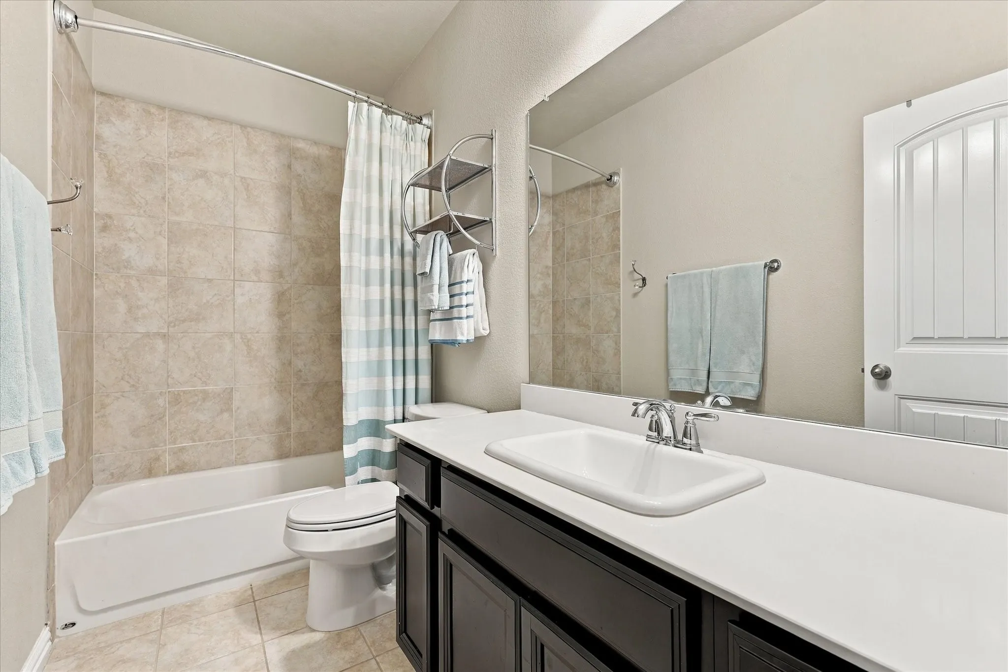 Single Family Residence For Sale in Kaufman County , 2008 Rosebury Lane, Forney, Texas 75126, 3 Bedroom, 2 Bathroom, 2 Garage spaces, 1,914 Sqft, built in 2016, mls#21379567, Real Estate Agent in Forney, Homes For Sale in Kaufman county, Homes For Sale in Forney, Realtor in Forney Texas, Real Estate Brokerage Independent Realty Texas, Luminita Cordes Realtor