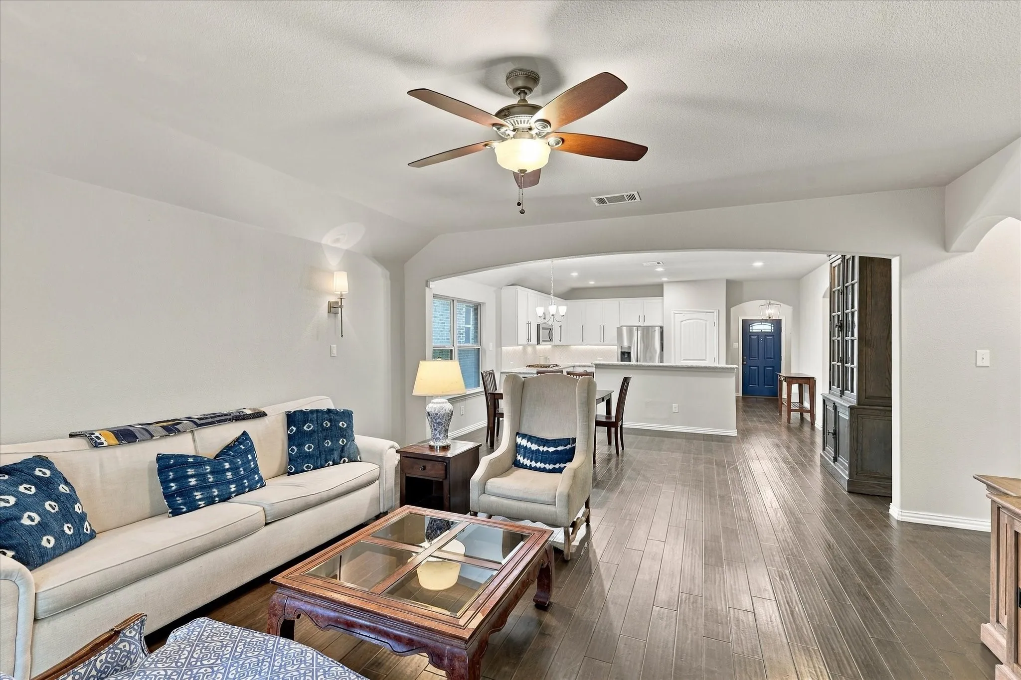 Single Family Residence For Sale in Kaufman County , 2008 Rosebury Lane, Forney, Texas 75126, 3 Bedroom, 2 Bathroom, 2 Garage spaces, 1,914 Sqft, built in 2016, mls#21379567, Real Estate Agent in Forney, Homes For Sale in Kaufman county, Homes For Sale in Forney, Realtor in Forney Texas, Real Estate Brokerage Independent Realty Texas, Luminita Cordes Realtor