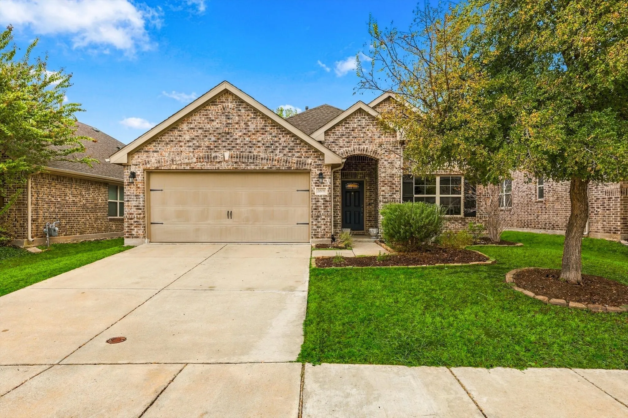 Single Family Residence For Sale in Kaufman County , 2008 Rosebury Lane, Forney, Texas 75126, 3 Bedroom, 2 Bathroom, 2 Garage spaces, 1,914 Sqft, built in 2016, mls#21379567, Real Estate Agent in Forney, Homes For Sale in Kaufman county, Homes For Sale in Forney, Realtor in Forney Texas, Real Estate Brokerage Independent Realty Texas, Luminita Cordes Realtor