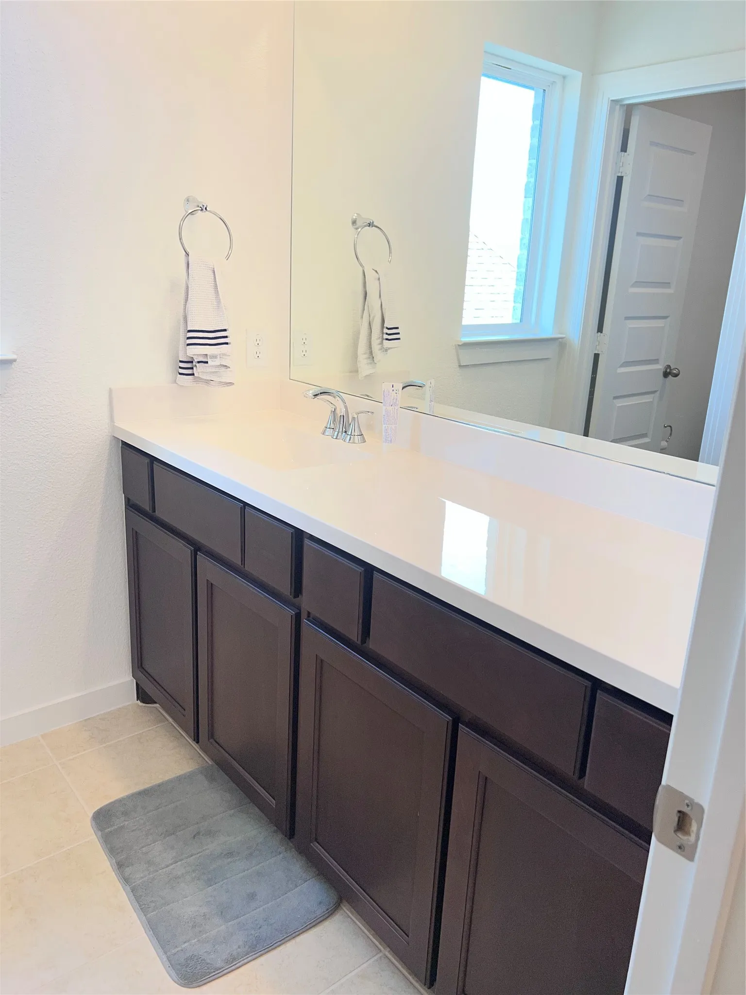 Single Family Residence For Rent in Kaufman County , 2452 Brightling Bend, Forney, Texas 75126, 5 Bedroom, 4 Bathroom, 2 Garage spaces, 3,200 Sqft, built in 2022, mls#21400008, Real Estate Agent in Forney, Homes For Rent in Kaufman county, Homes For Rent in Forney, Realtor in Forney Texas, Real Estate Brokerage Independent Realty Texas, Luminita Cordes Realtor