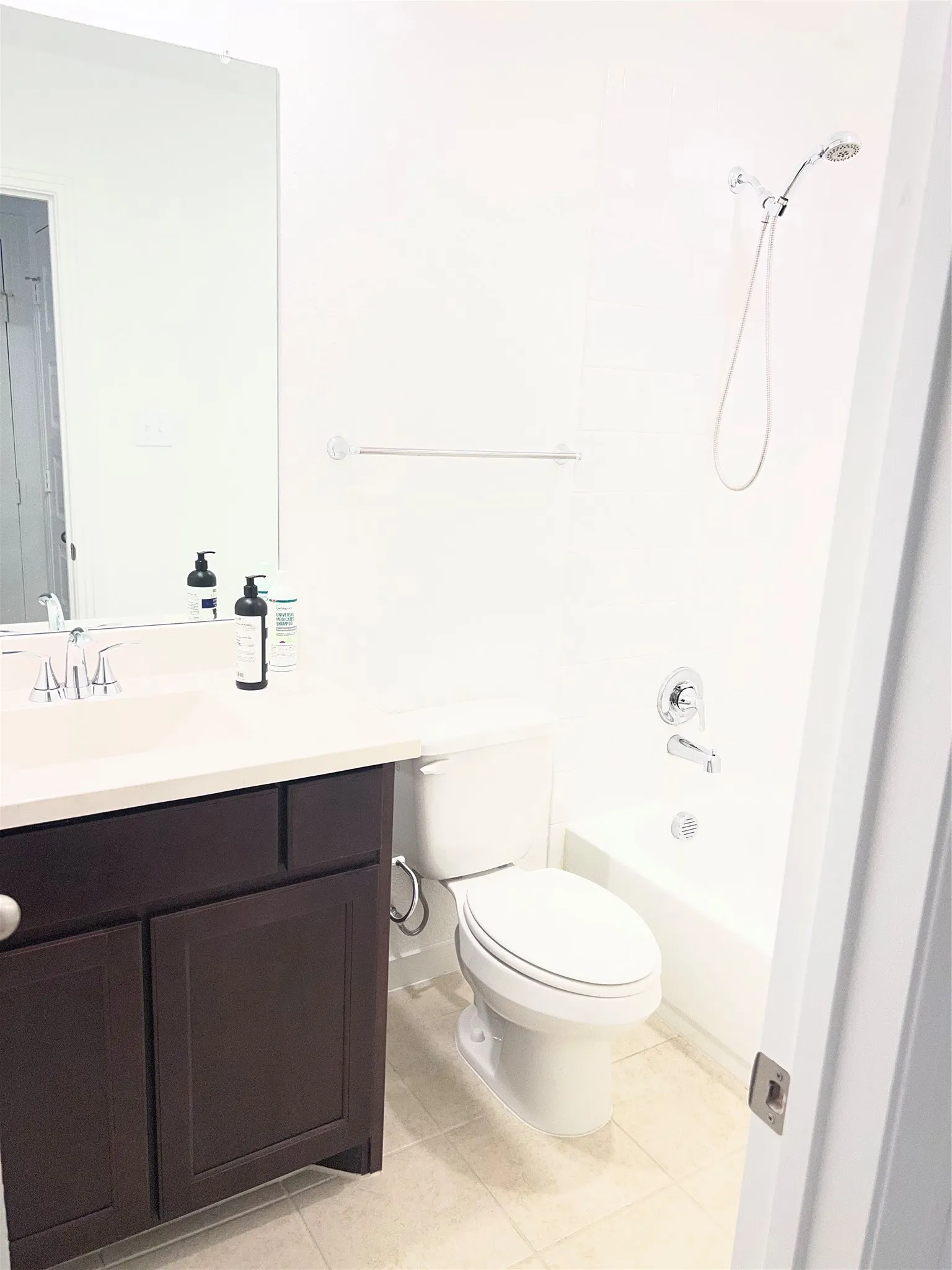Single Family Residence For Rent in Kaufman County , 2452 Brightling Bend, Forney, Texas 75126, 5 Bedroom, 4 Bathroom, 2 Garage spaces, 3,200 Sqft, built in 2022, mls#21400008, Real Estate Agent in Forney, Homes For Rent in Kaufman county, Homes For Rent in Forney, Realtor in Forney Texas, Real Estate Brokerage Independent Realty Texas, Luminita Cordes Realtor