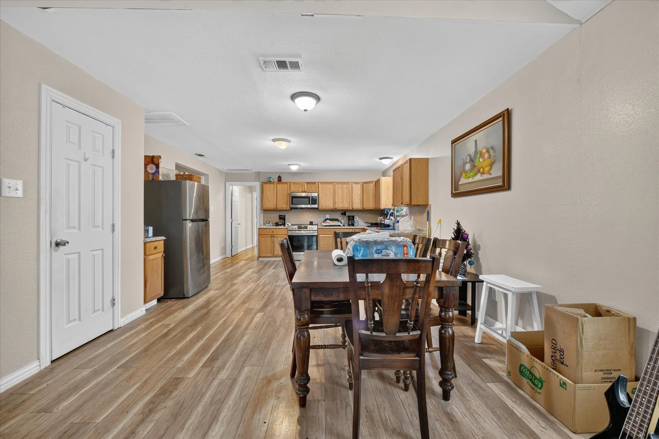 Single Family Residence For Sale in Tarrant County , 3001 Caddo Trail, Lake Worth, Texas 76135, 3 Bedroom, 2 Bathroom, 1 Garage spaces, 2,032 Sqft, built in 2017, mls#21400190, Real Estate Agent in Lake Worth, Homes For Sale in Tarrant county, Homes For Sale in Lake Worth, Realtor in Lake Worth Texas, Real Estate Brokerage Independent Realty Texas, Luminita Cordes Realtor