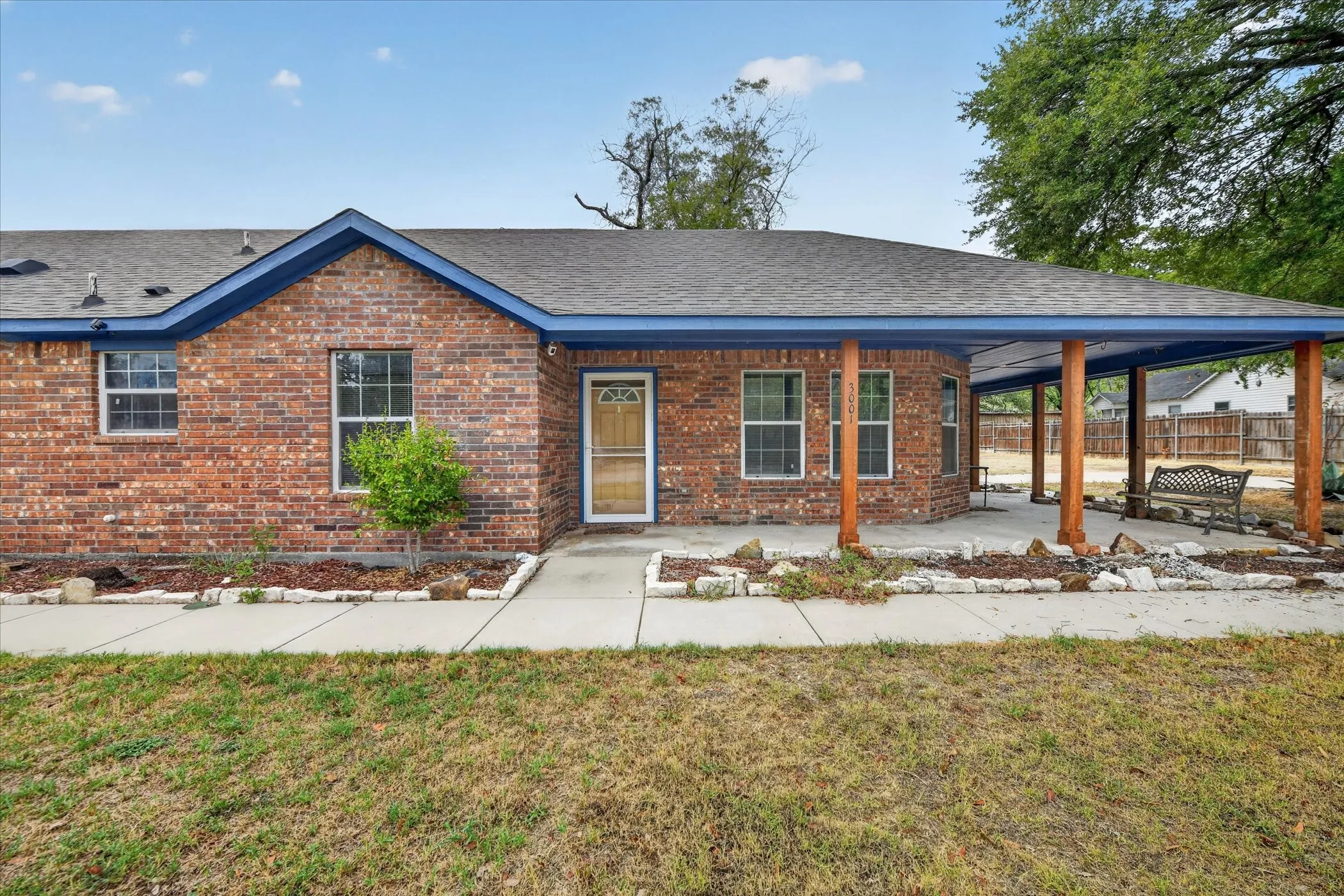 Single Family Residence For Sale in Tarrant County , 3001 Caddo Trail, Lake Worth, Texas 76135, 3 Bedroom, 2 Bathroom, 1 Garage spaces, 2,032 Sqft, built in 2017, mls#21400190, Real Estate Agent in Lake Worth, Homes For Sale in Tarrant county, Homes For Sale in Lake Worth, Realtor in Lake Worth Texas, Real Estate Brokerage Independent Realty Texas, Luminita Cordes Realtor