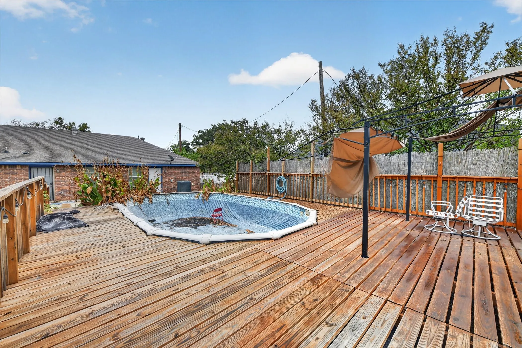 Single Family Residence For Sale in Tarrant County , 3001 Caddo Trail, Lake Worth, Texas 76135, 3 Bedroom, 2 Bathroom, 1 Garage spaces, 2,032 Sqft, built in 2017, mls#21400190, Real Estate Agent in Lake Worth, Homes For Sale in Tarrant county, Homes For Sale in Lake Worth, Realtor in Lake Worth Texas, Real Estate Brokerage Independent Realty Texas, Luminita Cordes Realtor