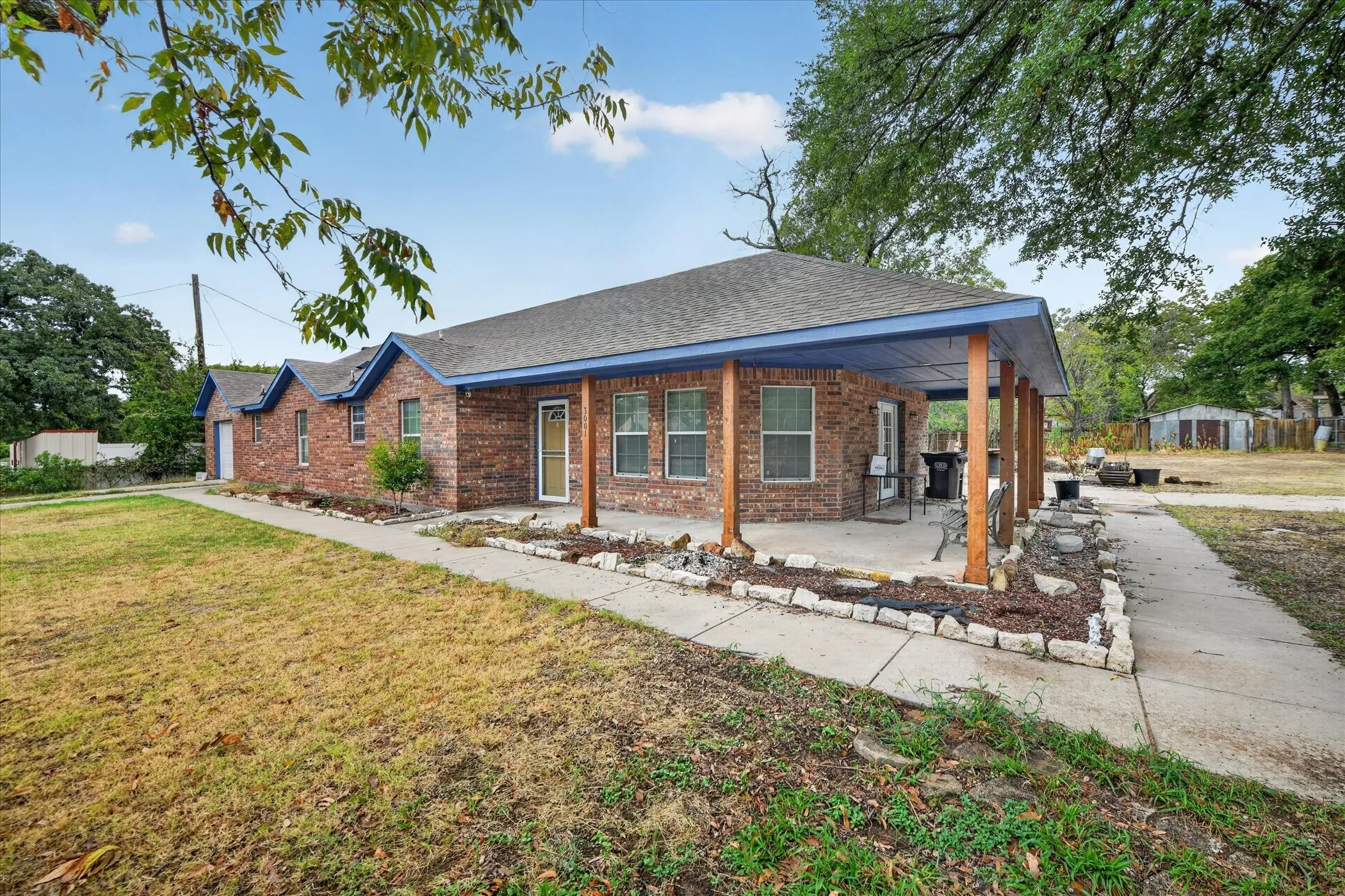 Single Family Residence For Sale in Tarrant County , 3001 Caddo Trail, Lake Worth, Texas 76135, 3 Bedroom, 2 Bathroom, 1 Garage spaces, 2,032 Sqft, built in 2017, mls#21400190, Real Estate Agent in Lake Worth, Homes For Sale in Tarrant county, Homes For Sale in Lake Worth, Realtor in Lake Worth Texas, Real Estate Brokerage Independent Realty Texas, Luminita Cordes Realtor