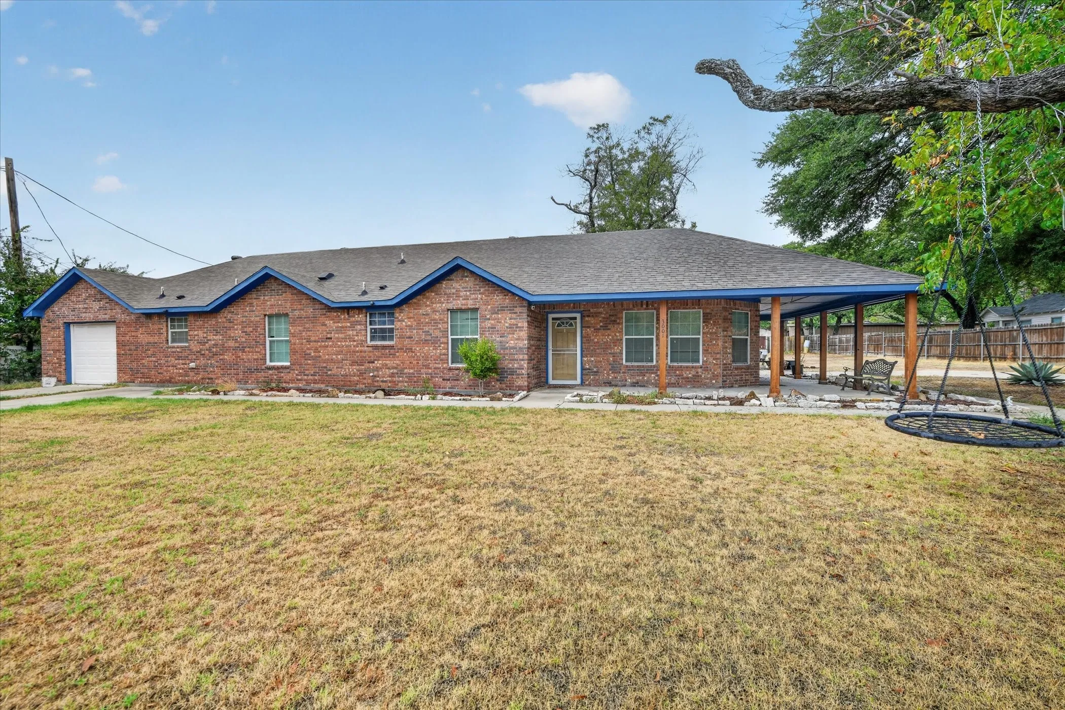 Single Family Residence For Sale in Tarrant County , 3001 Caddo Trail, Lake Worth, Texas 76135, 3 Bedroom, 2 Bathroom, 1 Garage spaces, 2,032 Sqft, built in 2017, mls#21400190, Real Estate Agent in Lake Worth, Homes For Sale in Tarrant county, Homes For Sale in Lake Worth, Realtor in Lake Worth Texas, Real Estate Brokerage Independent Realty Texas, Luminita Cordes Realtor