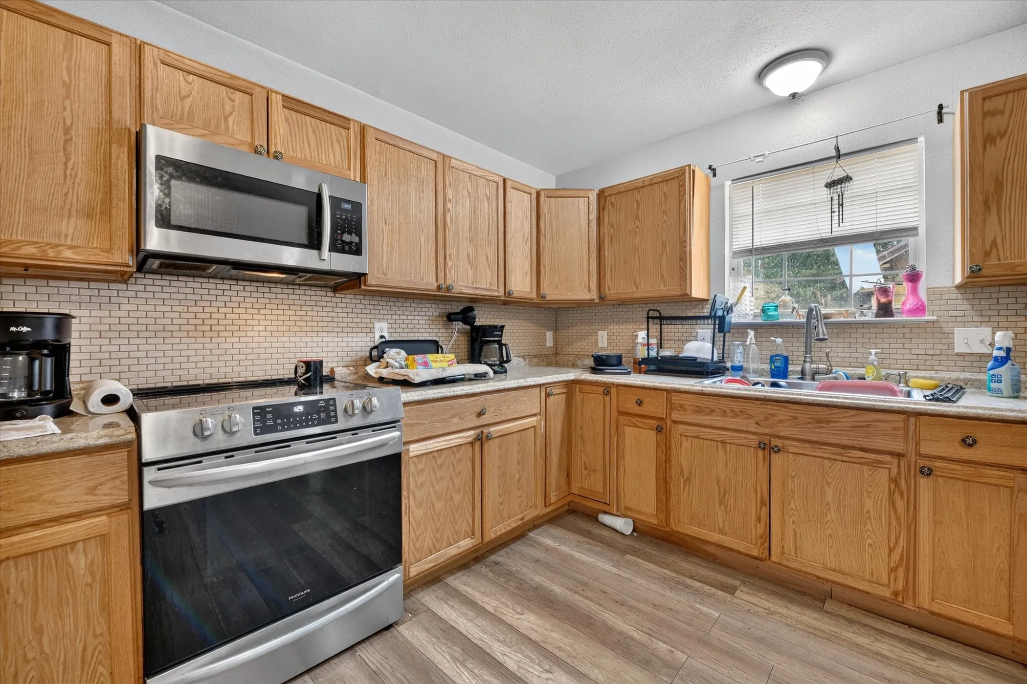 Single Family Residence For Sale in Tarrant County , 3001 Caddo Trail, Lake Worth, Texas 76135, 3 Bedroom, 2 Bathroom, 1 Garage spaces, 2,032 Sqft, built in 2017, mls#21400190, Real Estate Agent in Lake Worth, Homes For Sale in Tarrant county, Homes For Sale in Lake Worth, Realtor in Lake Worth Texas, Real Estate Brokerage Independent Realty Texas, Luminita Cordes Realtor