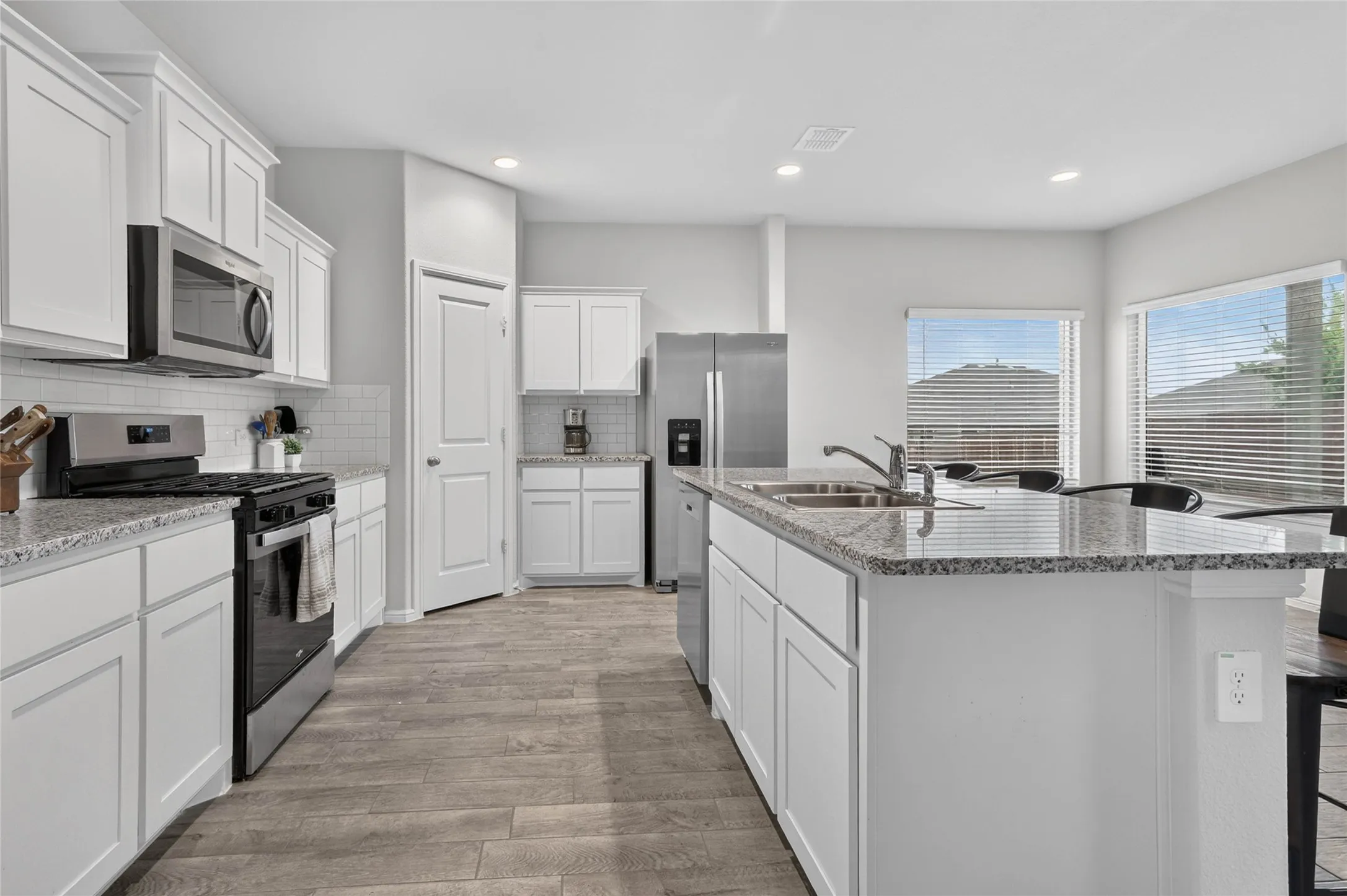Single Family Residence For Sale in Wise County , 115 Azalea Court, Boyd, Texas 76023, 4 Bedroom, 2 Bathroom, 2 Garage spaces, 1,587 Sqft, built in 2024, mls#21402829, Real Estate Agent in Boyd, Homes For Sale in Wise county, Homes For Sale in Boyd, Realtor in Boyd Texas, Real Estate Brokerage Independent Realty Texas, Luminita Cordes Realtor