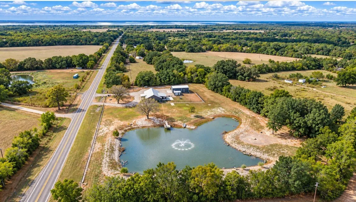 Single Family Residence For Sale in Delta County , 5349 Texas Highway 154, Cooper, Texas 75432, 3 Bedroom, 2 Bathroom, 1 Garage spaces, 2,400 Sqft, built in 2016, mls#21402635, Real Estate Agent in Cooper, Homes For Sale in Delta county, Homes For Sale in Cooper, Realtor in Cooper Texas, Real Estate Brokerage Independent Realty Texas, Luminita Cordes Realtor