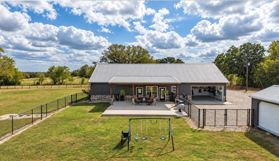 Single Family Residence For Sale in Delta County , 5349 Texas Highway 154, Cooper, Texas 75432, 3 Bedroom, 2 Bathroom, 1 Garage spaces, 2,400 Sqft, built in 2016, mls#21402635, Real Estate Agent in Cooper, Homes For Sale in Delta county, Homes For Sale in Cooper, Realtor in Cooper Texas, Real Estate Brokerage Independent Realty Texas, Luminita Cordes Realtor