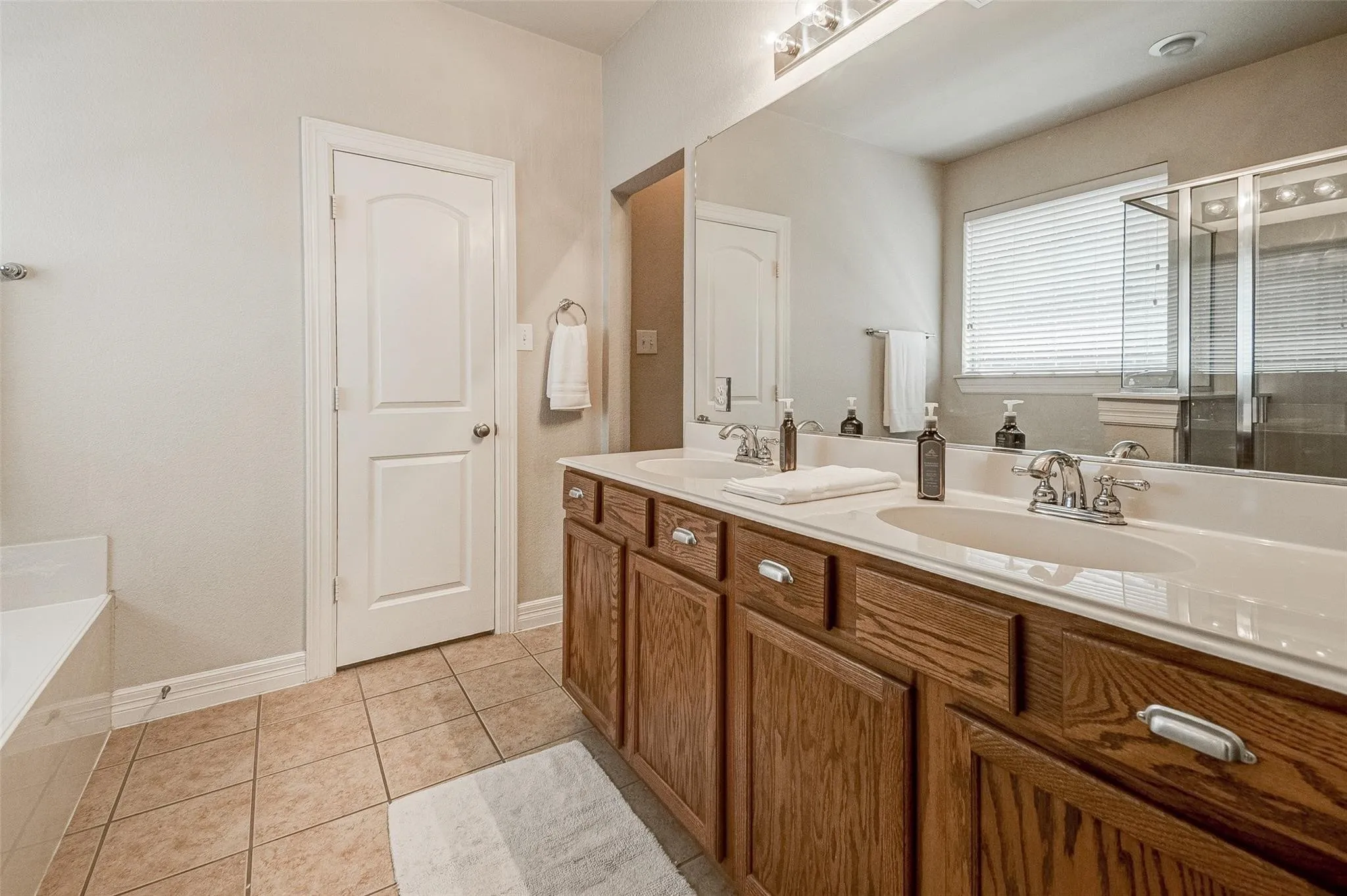 Single Family Residence For Rent in Collin County , 3505 Copper Ridge Drive, Mc Kinney, Texas 75070, 4 Bedroom, 4 Bathroom, 2 Garage spaces, 3,077 Sqft, built in 2005, mls#21402833, Real Estate Agent in Mc Kinney, Homes For Rent in Collin county, Homes For Rent in Mc Kinney, Realtor in Mc Kinney Texas, Real Estate Brokerage Independent Realty Texas, Luminita Cordes Realtor