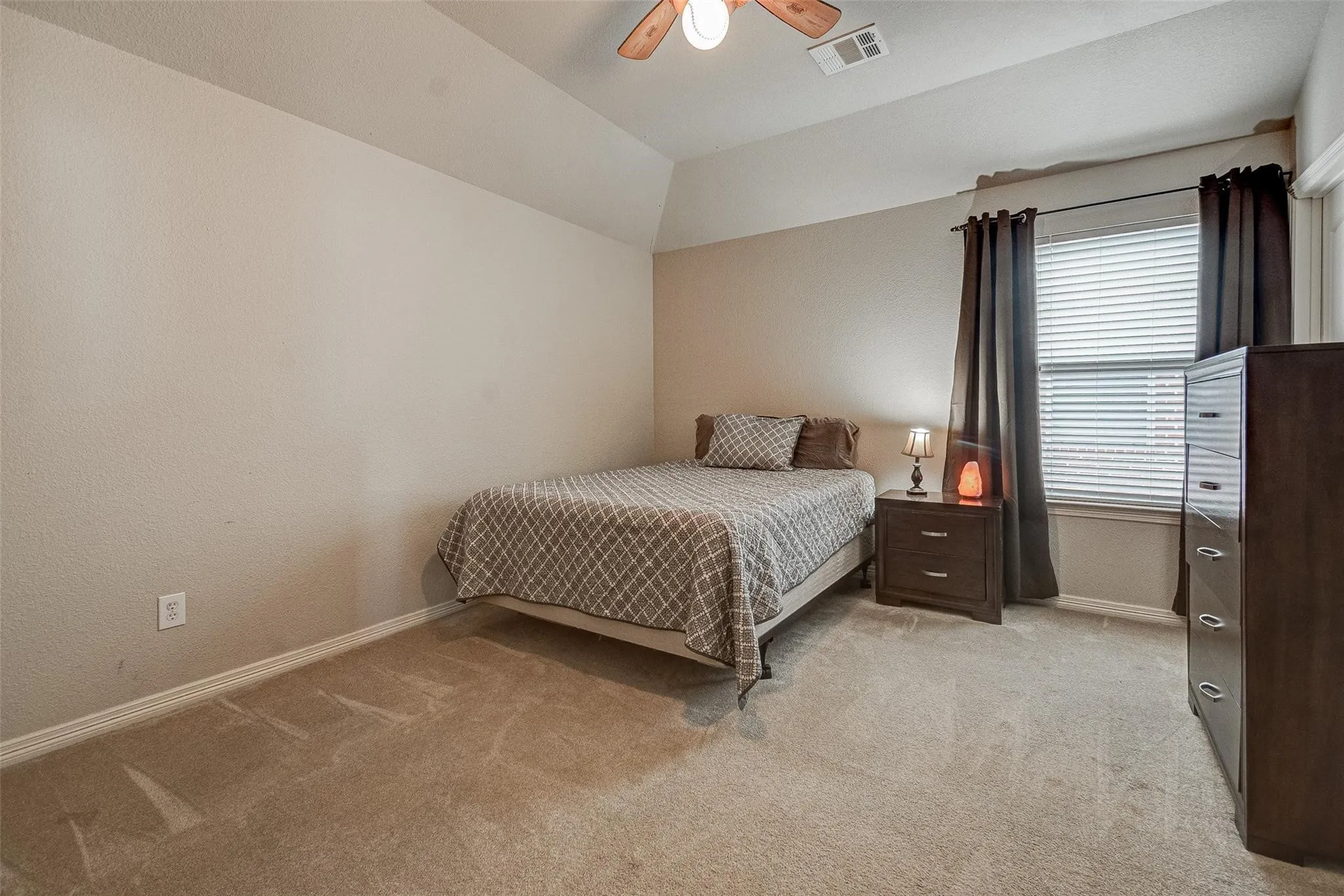 Single Family Residence For Rent in Collin County , 3505 Copper Ridge Drive, Mc Kinney, Texas 75070, 4 Bedroom, 4 Bathroom, 2 Garage spaces, 3,077 Sqft, built in 2005, mls#21402833, Real Estate Agent in Mc Kinney, Homes For Rent in Collin county, Homes For Rent in Mc Kinney, Realtor in Mc Kinney Texas, Real Estate Brokerage Independent Realty Texas, Luminita Cordes Realtor