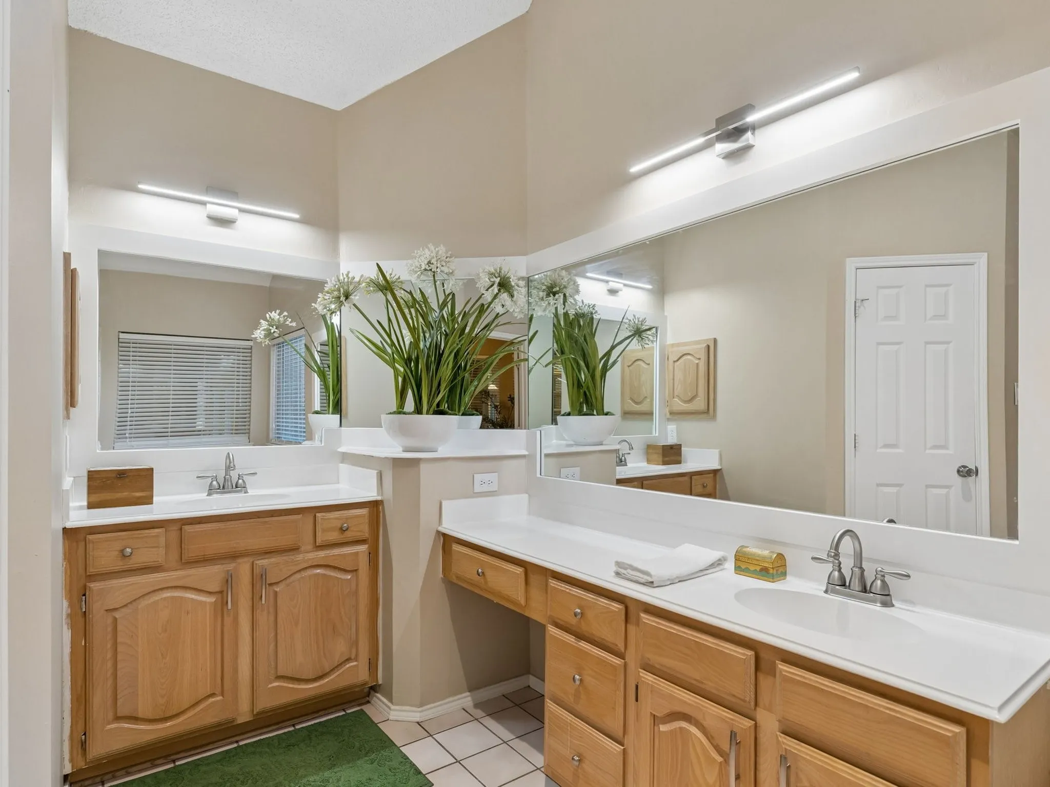 Single Family Residence For Sale in Dallas County , 1008 E Grubb Drive, Mesquite, Texas 75149, 3 Bedroom, 2 Bathroom, 2 Garage spaces, 2,495 Sqft, built in 1994, mls#21401168, Real Estate Agent in Mesquite, Homes For Sale in Dallas county, Homes For Sale in Mesquite, Realtor in Mesquite Texas, Real Estate Brokerage Independent Realty Texas, Luminita Cordes Realtor