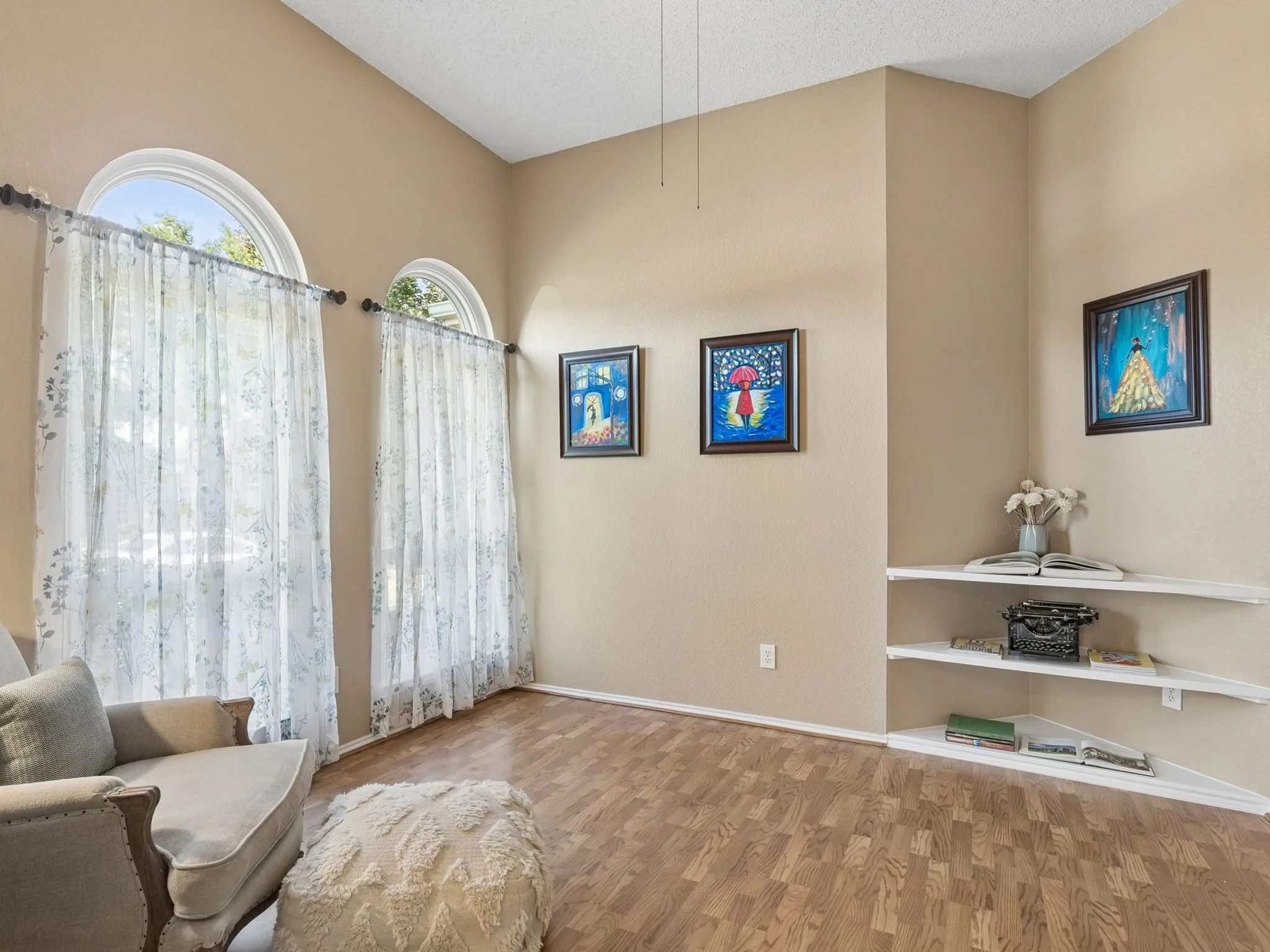 Single Family Residence For Sale in Dallas County , 1008 E Grubb Drive, Mesquite, Texas 75149, 3 Bedroom, 2 Bathroom, 2 Garage spaces, 2,495 Sqft, built in 1994, mls#21401168, Real Estate Agent in Mesquite, Homes For Sale in Dallas county, Homes For Sale in Mesquite, Realtor in Mesquite Texas, Real Estate Brokerage Independent Realty Texas, Luminita Cordes Realtor