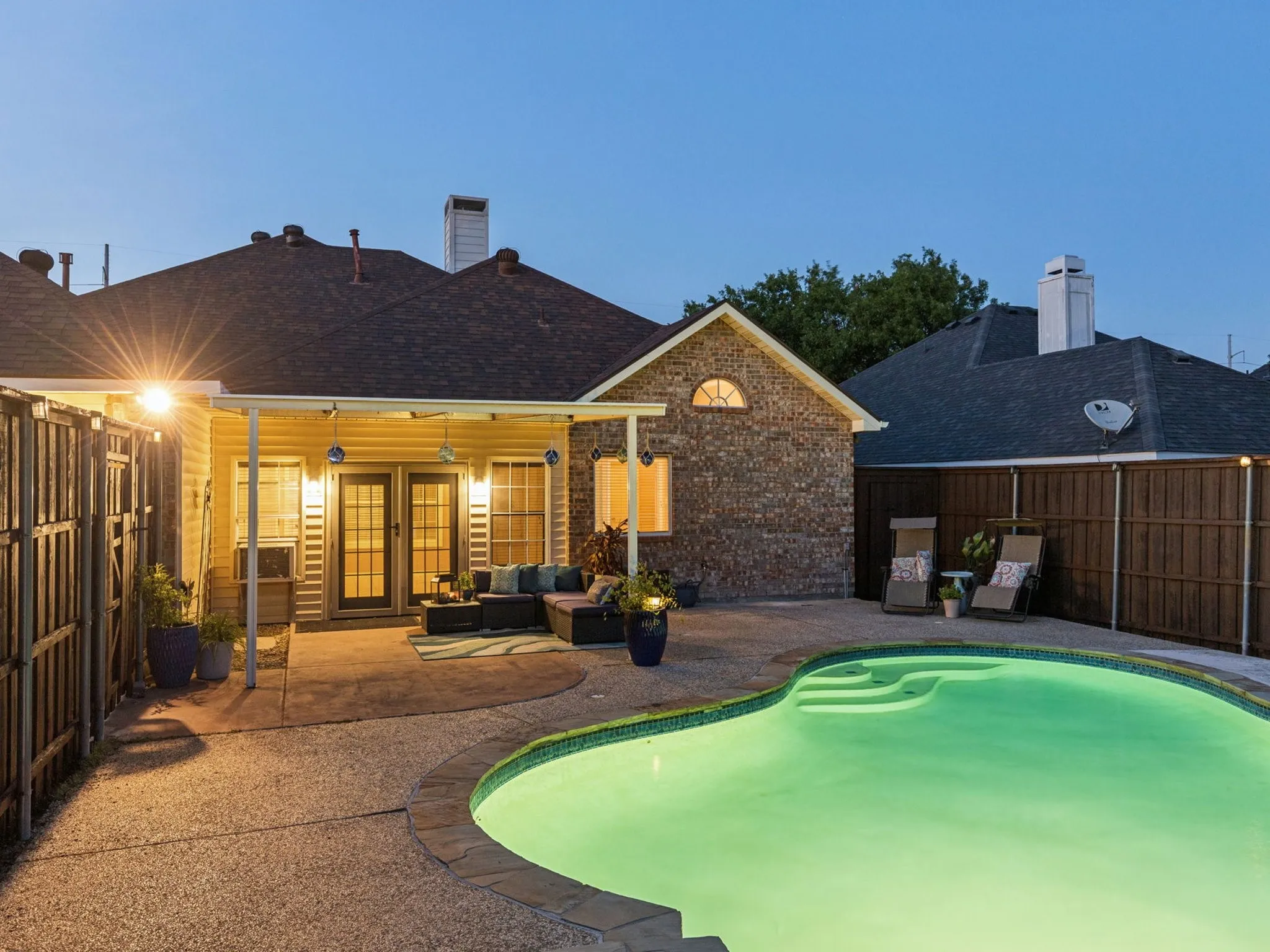 Single Family Residence For Sale in Dallas County , 1008 E Grubb Drive, Mesquite, Texas 75149, 3 Bedroom, 2 Bathroom, 2 Garage spaces, 2,495 Sqft, built in 1994, mls#21401168, Real Estate Agent in Mesquite, Homes For Sale in Dallas county, Homes For Sale in Mesquite, Realtor in Mesquite Texas, Real Estate Brokerage Independent Realty Texas, Luminita Cordes Realtor