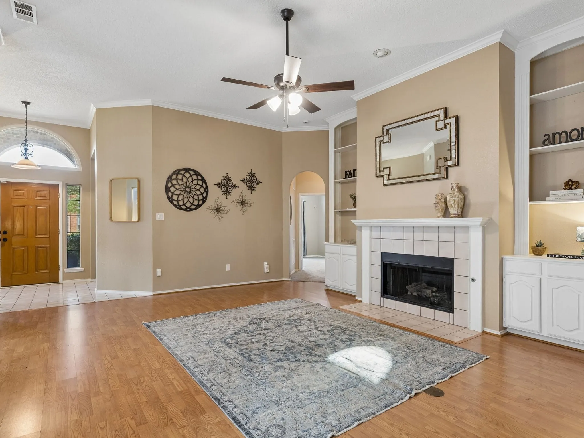 Single Family Residence For Sale in Dallas County , 1008 E Grubb Drive, Mesquite, Texas 75149, 3 Bedroom, 2 Bathroom, 2 Garage spaces, 2,495 Sqft, built in 1994, mls#21401168, Real Estate Agent in Mesquite, Homes For Sale in Dallas county, Homes For Sale in Mesquite, Realtor in Mesquite Texas, Real Estate Brokerage Independent Realty Texas, Luminita Cordes Realtor