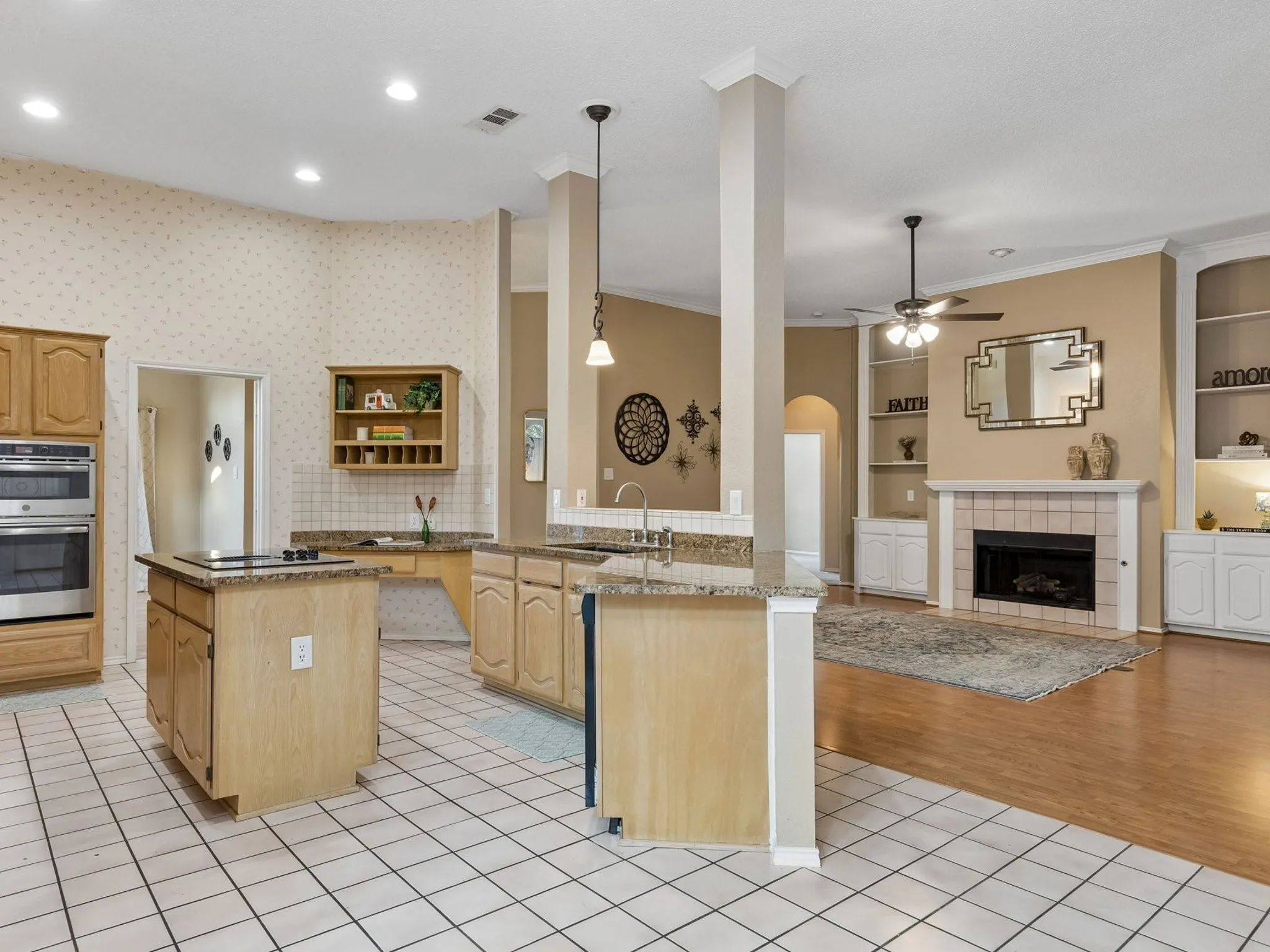 Single Family Residence For Sale in Dallas County , 1008 E Grubb Drive, Mesquite, Texas 75149, 3 Bedroom, 2 Bathroom, 2 Garage spaces, 2,495 Sqft, built in 1994, mls#21401168, Real Estate Agent in Mesquite, Homes For Sale in Dallas county, Homes For Sale in Mesquite, Realtor in Mesquite Texas, Real Estate Brokerage Independent Realty Texas, Luminita Cordes Realtor