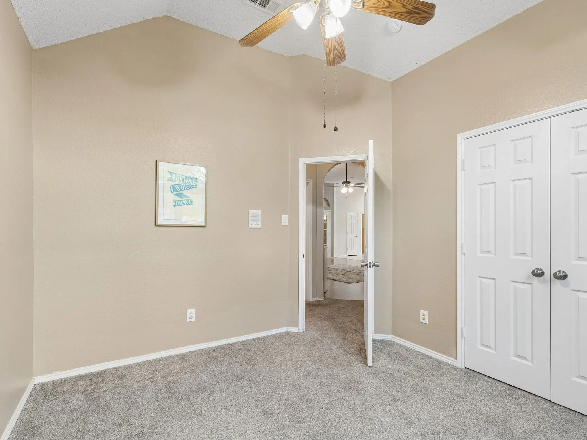 Single Family Residence For Sale in Dallas County , 1008 E Grubb Drive, Mesquite, Texas 75149, 3 Bedroom, 2 Bathroom, 2 Garage spaces, 2,495 Sqft, built in 1994, mls#21401168, Real Estate Agent in Mesquite, Homes For Sale in Dallas county, Homes For Sale in Mesquite, Realtor in Mesquite Texas, Real Estate Brokerage Independent Realty Texas, Luminita Cordes Realtor