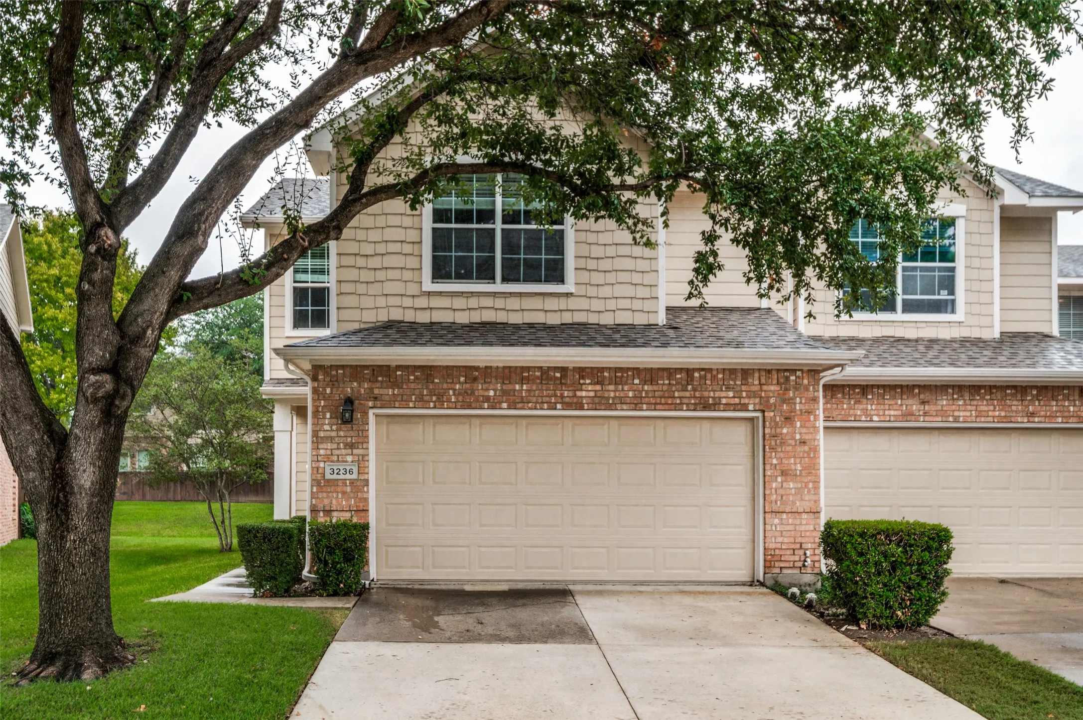 Townhouse For Rent in Denton County , 3236 Twist Trail, Plano, Texas 75093, 3 Bedroom, 3 Bathroom, 2 Garage spaces, 1,746 Sqft, built in 2003, mls#21402837, Real Estate Agent in Plano, Homes For Rent in Denton county, Homes For Rent in Plano, Realtor in Plano Texas, Real Estate Brokerage Independent Realty Texas, Luminita Cordes Realtor
