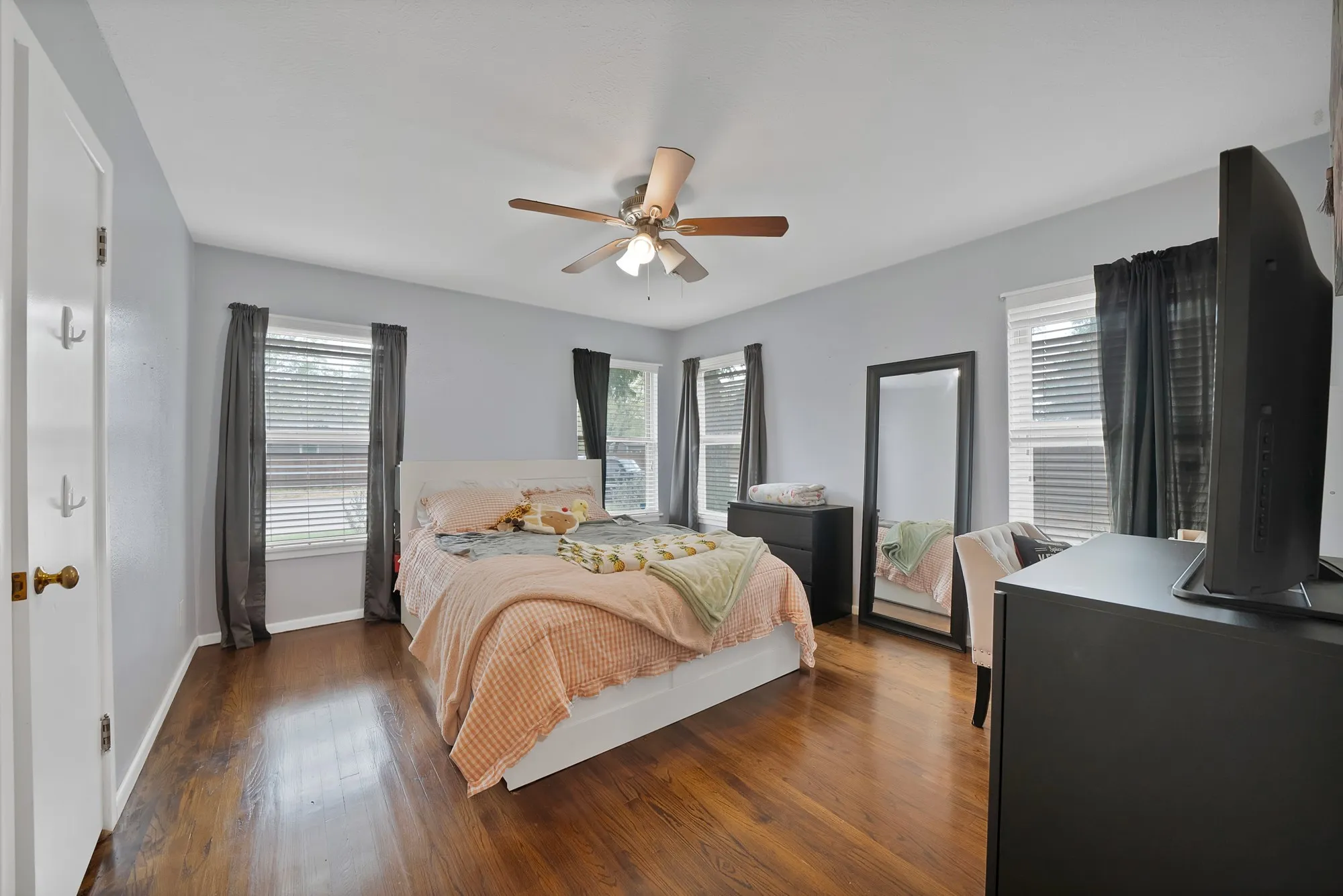 Single Family Residence For Sale in Tarrant County , 7112 Turner Terrace, North Richland Hills, Texas 76180, 3 Bedroom, 2 Bathroom, 1 Garage spaces, 2,534 Sqft, built in 1952, mls#21402802, Real Estate Agent in North Richland Hills, Homes For Sale in Tarrant county, Homes For Sale in North Richland Hills, Realtor in North Richland Hills Texas, Real Estate Brokerage Independent Realty Texas, Luminita Cordes Realtor