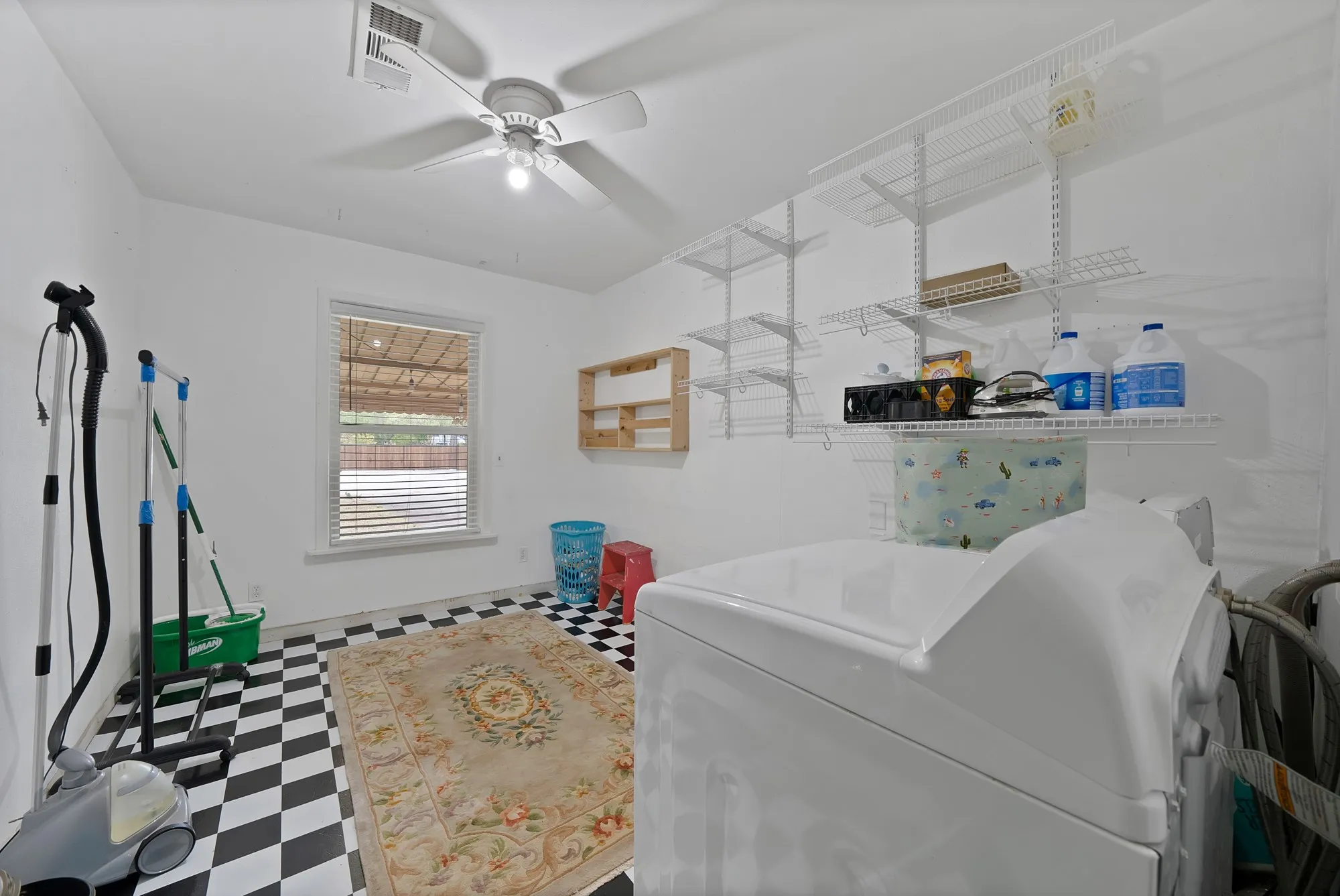 Single Family Residence For Sale in Tarrant County , 7112 Turner Terrace, North Richland Hills, Texas 76180, 3 Bedroom, 2 Bathroom, 1 Garage spaces, 2,534 Sqft, built in 1952, mls#21402802, Real Estate Agent in North Richland Hills, Homes For Sale in Tarrant county, Homes For Sale in North Richland Hills, Realtor in North Richland Hills Texas, Real Estate Brokerage Independent Realty Texas, Luminita Cordes Realtor