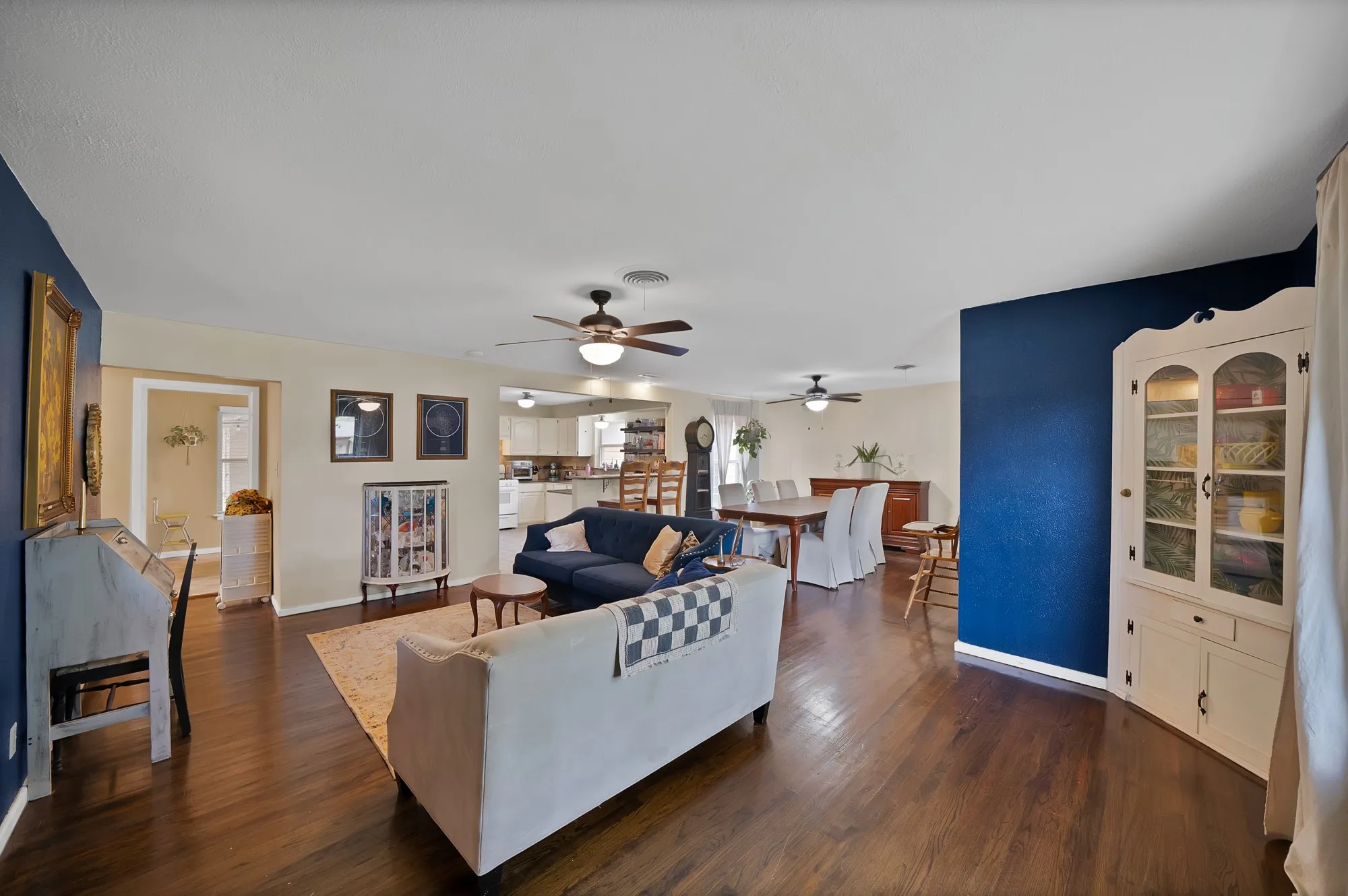 Single Family Residence For Sale in Tarrant County , 7112 Turner Terrace, North Richland Hills, Texas 76180, 3 Bedroom, 2 Bathroom, 1 Garage spaces, 2,534 Sqft, built in 1952, mls#21402802, Real Estate Agent in North Richland Hills, Homes For Sale in Tarrant county, Homes For Sale in North Richland Hills, Realtor in North Richland Hills Texas, Real Estate Brokerage Independent Realty Texas, Luminita Cordes Realtor
