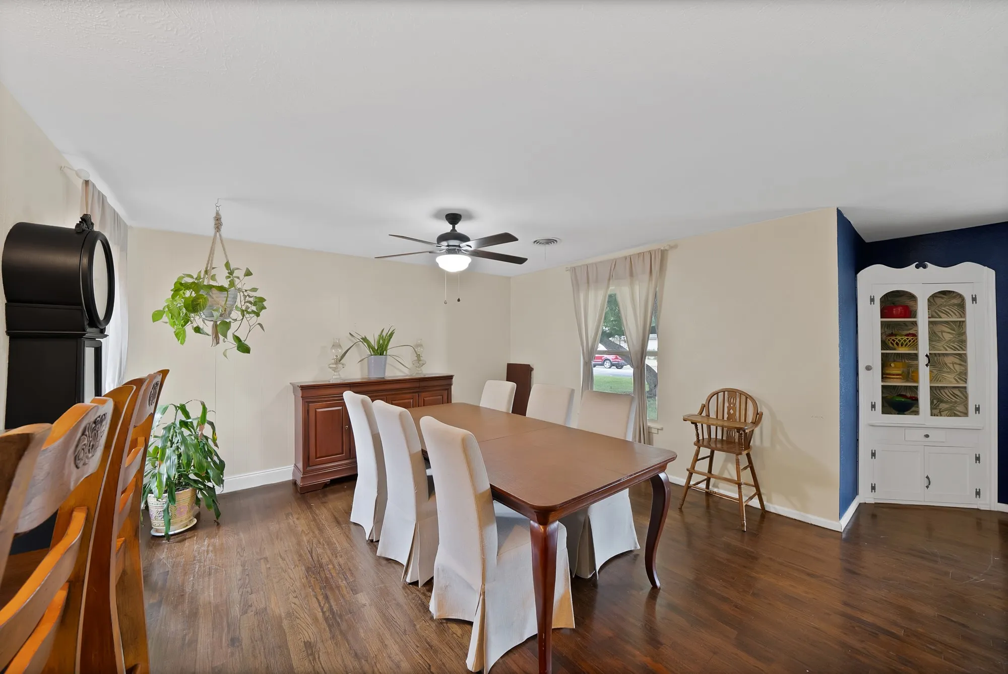 Single Family Residence For Sale in Tarrant County , 7112 Turner Terrace, North Richland Hills, Texas 76180, 3 Bedroom, 2 Bathroom, 1 Garage spaces, 2,534 Sqft, built in 1952, mls#21402802, Real Estate Agent in North Richland Hills, Homes For Sale in Tarrant county, Homes For Sale in North Richland Hills, Realtor in North Richland Hills Texas, Real Estate Brokerage Independent Realty Texas, Luminita Cordes Realtor