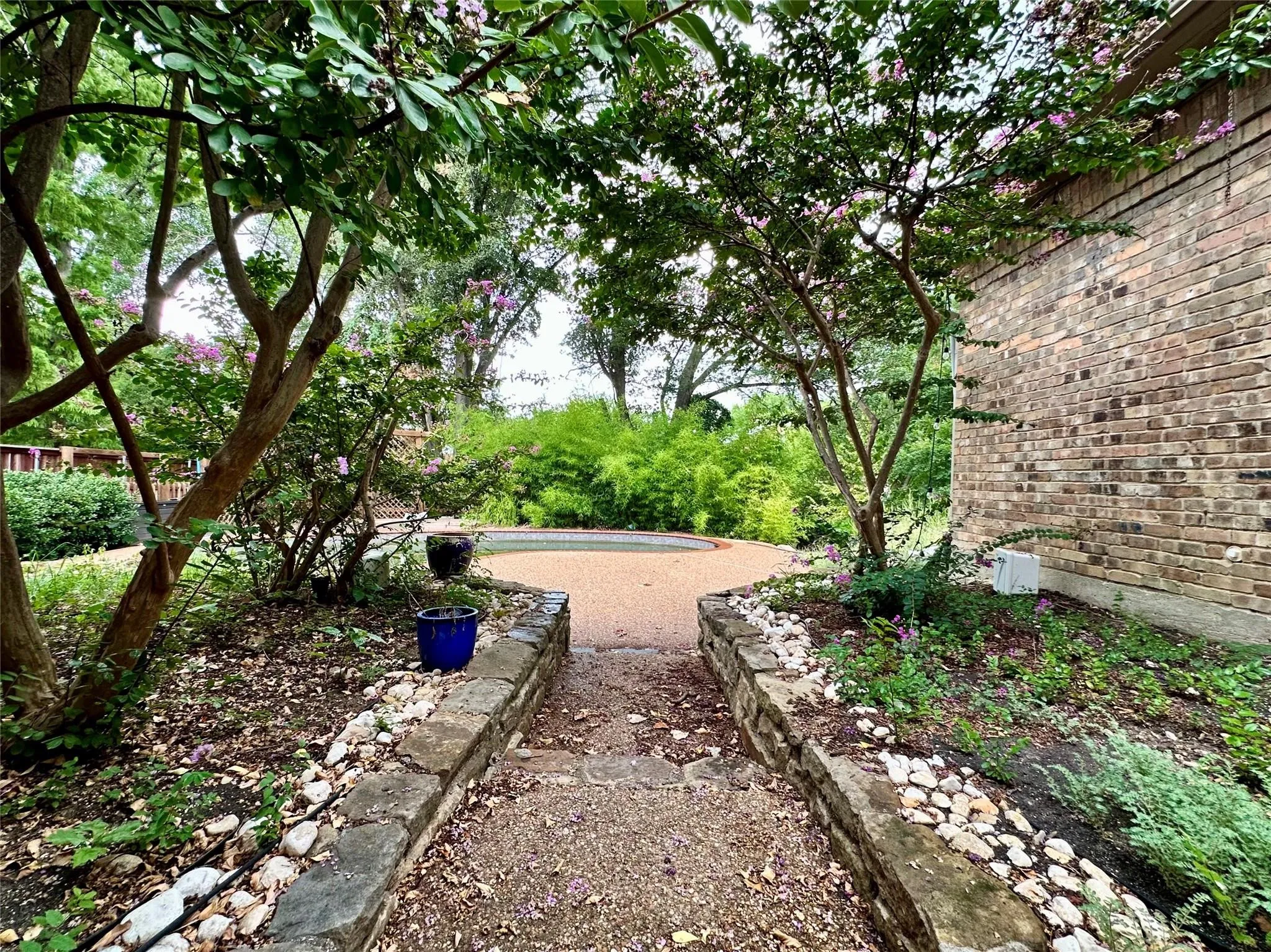 Single Family Residence For Sale in Denton County , 2909 Gainesborough Drive, Dallas, Texas 75287, 4 Bedroom, 3 Bathroom, 2 Garage spaces, 2,656 Sqft, built in 1984, mls#21402844, Real Estate Agent in Dallas, Homes For Sale in Denton county, Homes For Sale in Dallas, Realtor in Dallas Texas, Real Estate Brokerage Independent Realty Texas, Luminita Cordes Realtor