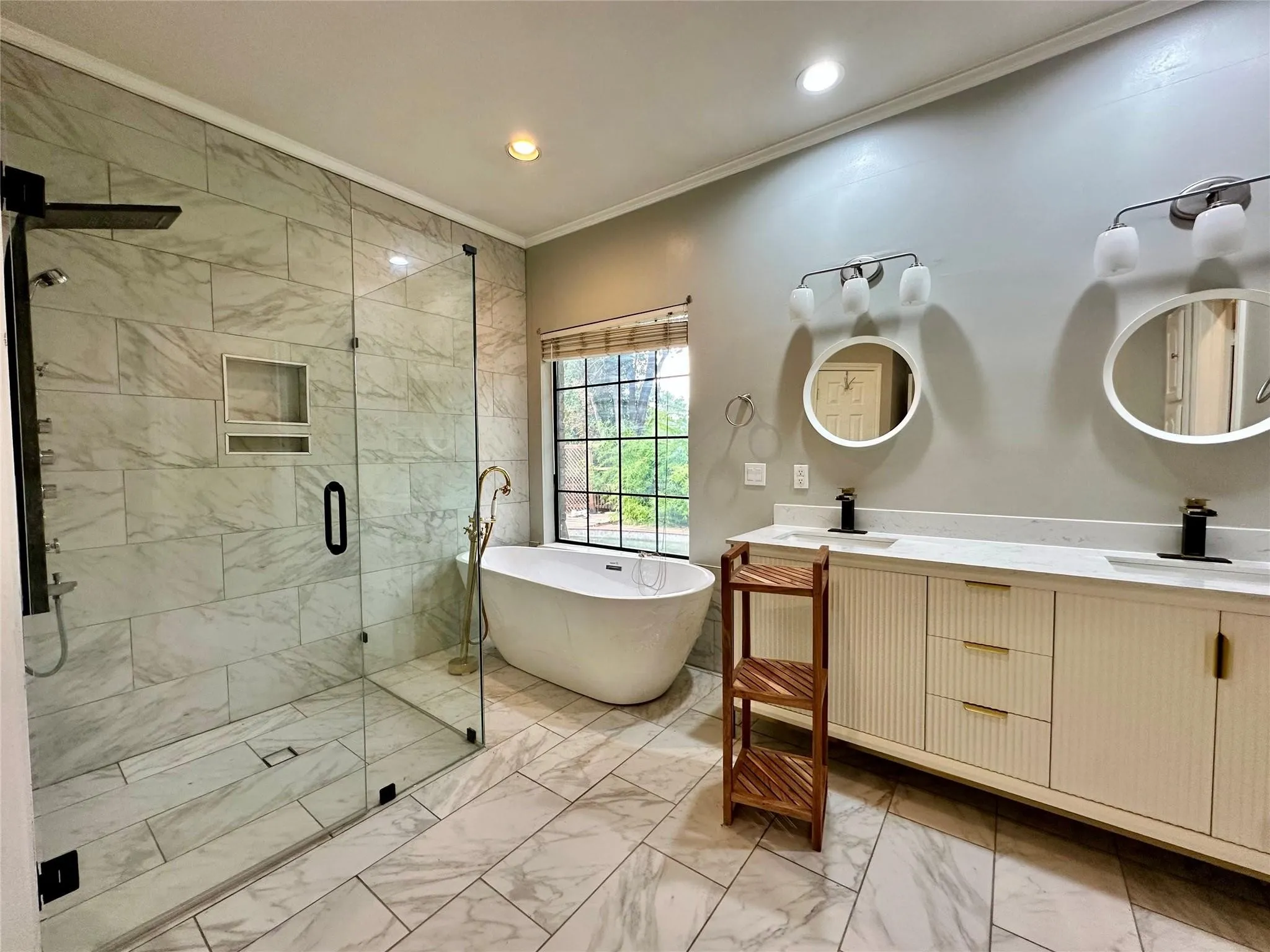 Single Family Residence For Sale in Denton County , 2909 Gainesborough Drive, Dallas, Texas 75287, 4 Bedroom, 3 Bathroom, 2 Garage spaces, 2,656 Sqft, built in 1984, mls#21402844, Real Estate Agent in Dallas, Homes For Sale in Denton county, Homes For Sale in Dallas, Realtor in Dallas Texas, Real Estate Brokerage Independent Realty Texas, Luminita Cordes Realtor