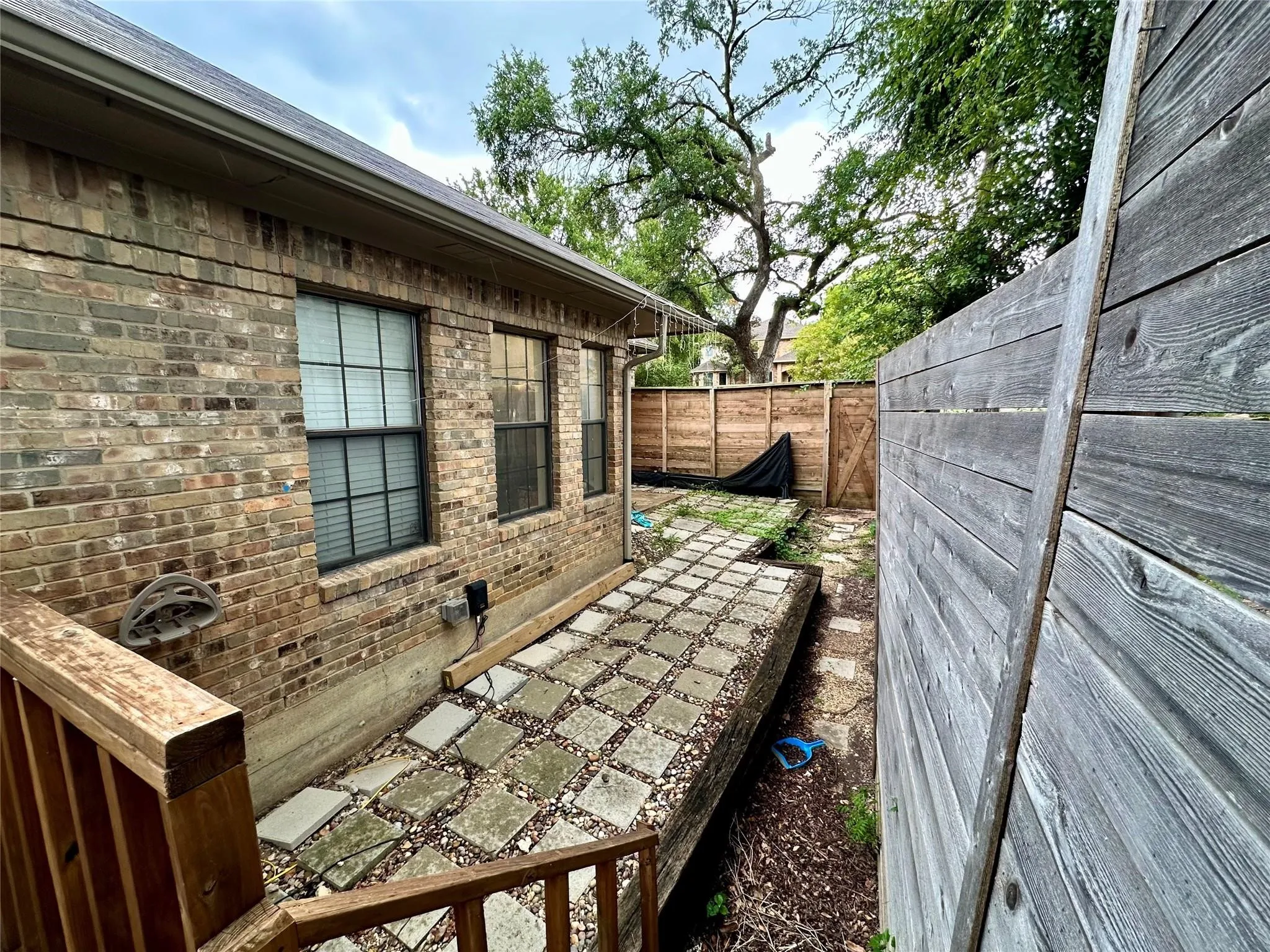 Single Family Residence For Sale in Denton County , 2909 Gainesborough Drive, Dallas, Texas 75287, 4 Bedroom, 3 Bathroom, 2 Garage spaces, 2,656 Sqft, built in 1984, mls#21402844, Real Estate Agent in Dallas, Homes For Sale in Denton county, Homes For Sale in Dallas, Realtor in Dallas Texas, Real Estate Brokerage Independent Realty Texas, Luminita Cordes Realtor