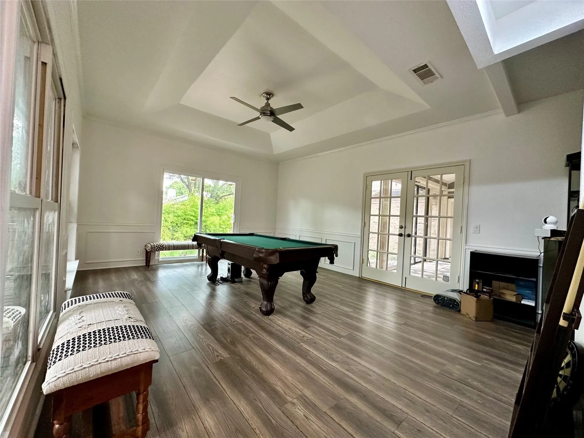 Single Family Residence For Sale in Denton County , 2909 Gainesborough Drive, Dallas, Texas 75287, 4 Bedroom, 3 Bathroom, 2 Garage spaces, 2,656 Sqft, built in 1984, mls#21402844, Real Estate Agent in Dallas, Homes For Sale in Denton county, Homes For Sale in Dallas, Realtor in Dallas Texas, Real Estate Brokerage Independent Realty Texas, Luminita Cordes Realtor