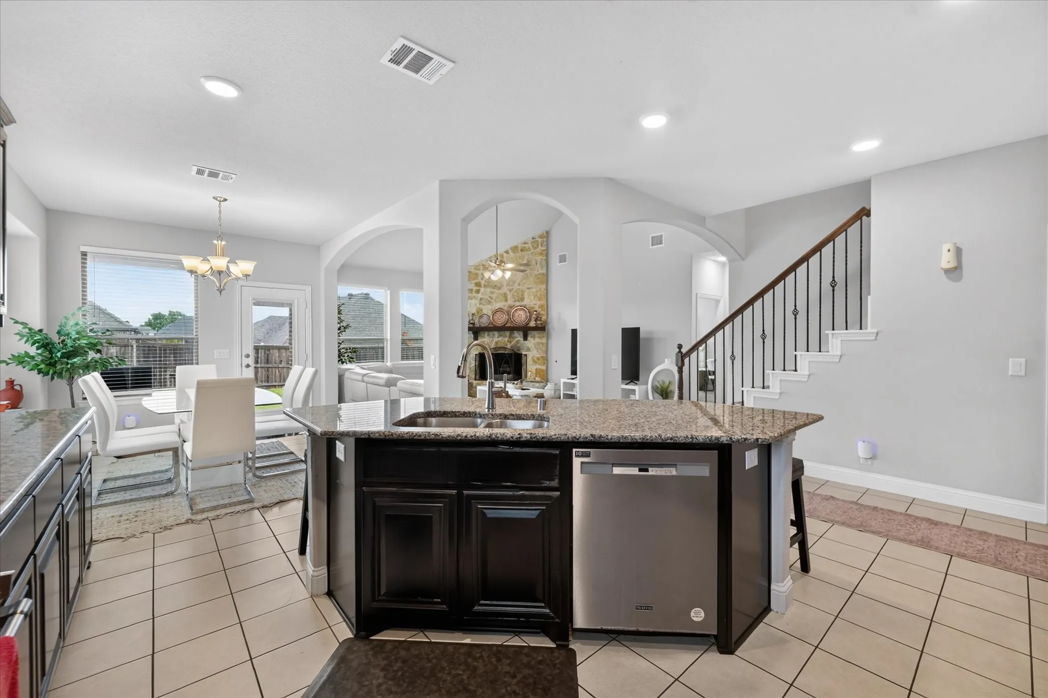 Single Family Residence For Sale in Grayson County , 2613 Saint Lawrence Drive, Sherman, Texas 75092, 4 Bedroom, 4 Bathroom, 3 Garage spaces, 3,230 Sqft, built in 2022, mls#21394126, Real Estate Agent in Sherman, Homes For Sale in Grayson county, Homes For Sale in Sherman, Realtor in Sherman Texas, Real Estate Brokerage Independent Realty Texas, Luminita Cordes Realtor