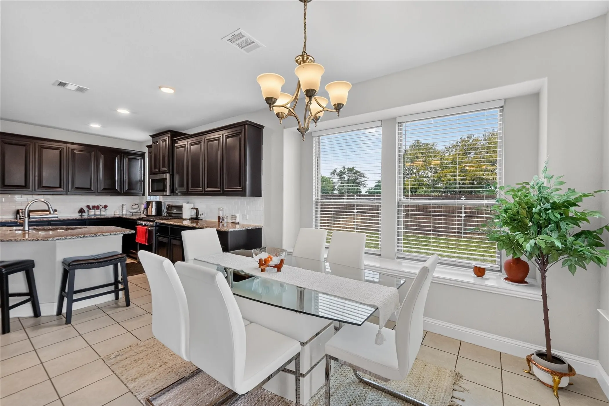 Single Family Residence For Sale in Grayson County , 2613 Saint Lawrence Drive, Sherman, Texas 75092, 4 Bedroom, 4 Bathroom, 3 Garage spaces, 3,230 Sqft, built in 2022, mls#21394126, Real Estate Agent in Sherman, Homes For Sale in Grayson county, Homes For Sale in Sherman, Realtor in Sherman Texas, Real Estate Brokerage Independent Realty Texas, Luminita Cordes Realtor