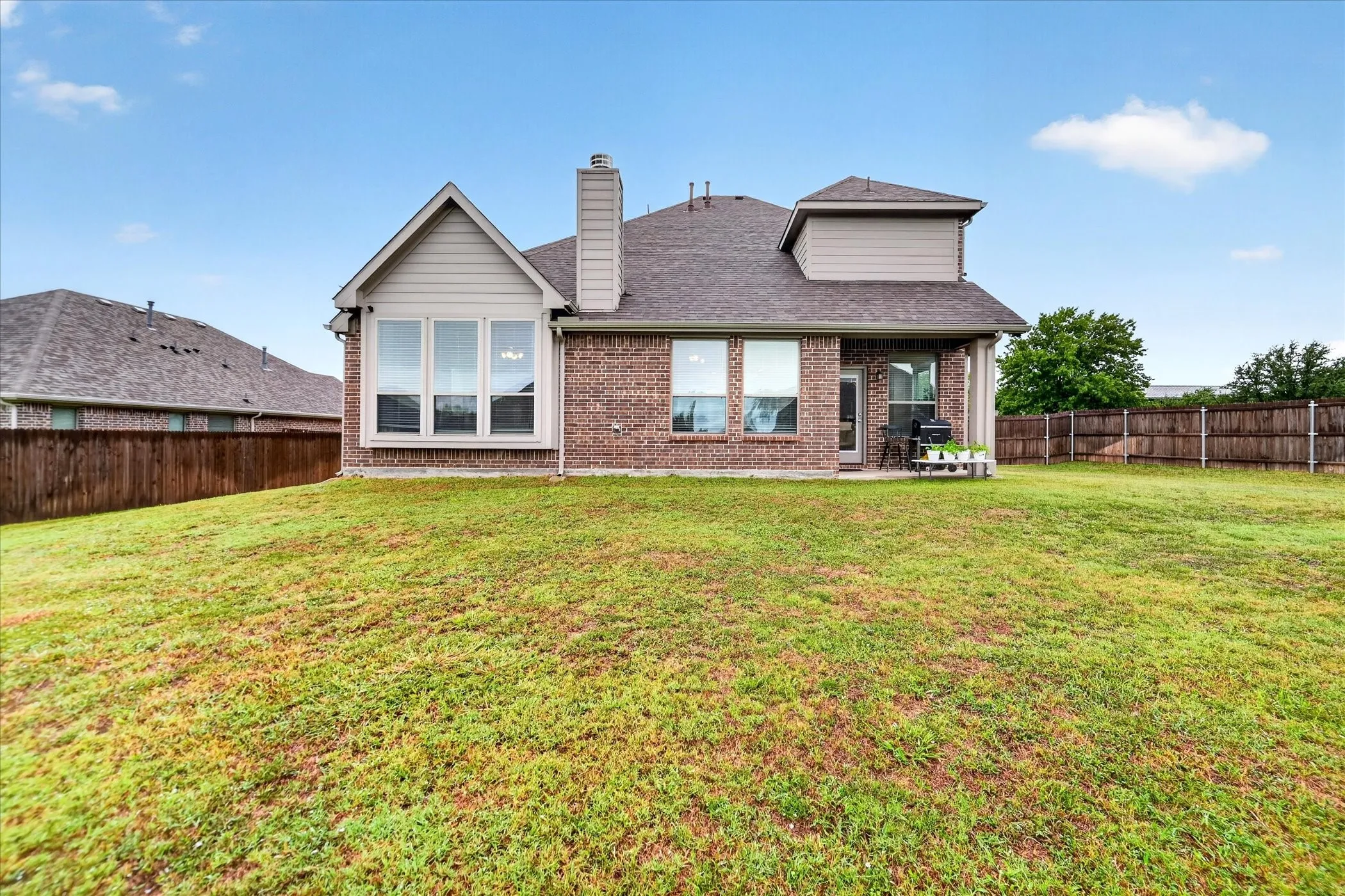 Single Family Residence For Sale in Grayson County , 2613 Saint Lawrence Drive, Sherman, Texas 75092, 4 Bedroom, 4 Bathroom, 3 Garage spaces, 3,230 Sqft, built in 2022, mls#21394126, Real Estate Agent in Sherman, Homes For Sale in Grayson county, Homes For Sale in Sherman, Realtor in Sherman Texas, Real Estate Brokerage Independent Realty Texas, Luminita Cordes Realtor