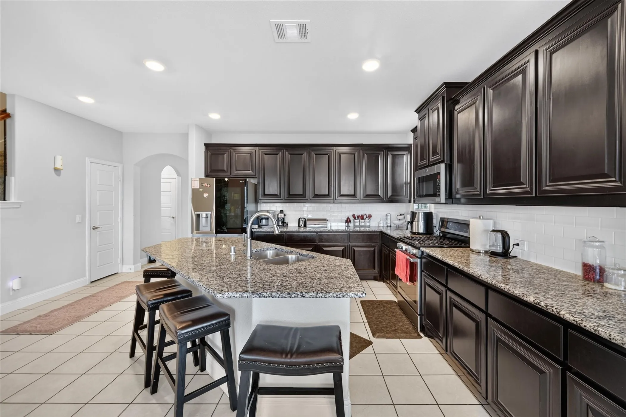 Single Family Residence For Sale in Grayson County , 2613 Saint Lawrence Drive, Sherman, Texas 75092, 4 Bedroom, 4 Bathroom, 3 Garage spaces, 3,230 Sqft, built in 2022, mls#21394126, Real Estate Agent in Sherman, Homes For Sale in Grayson county, Homes For Sale in Sherman, Realtor in Sherman Texas, Real Estate Brokerage Independent Realty Texas, Luminita Cordes Realtor