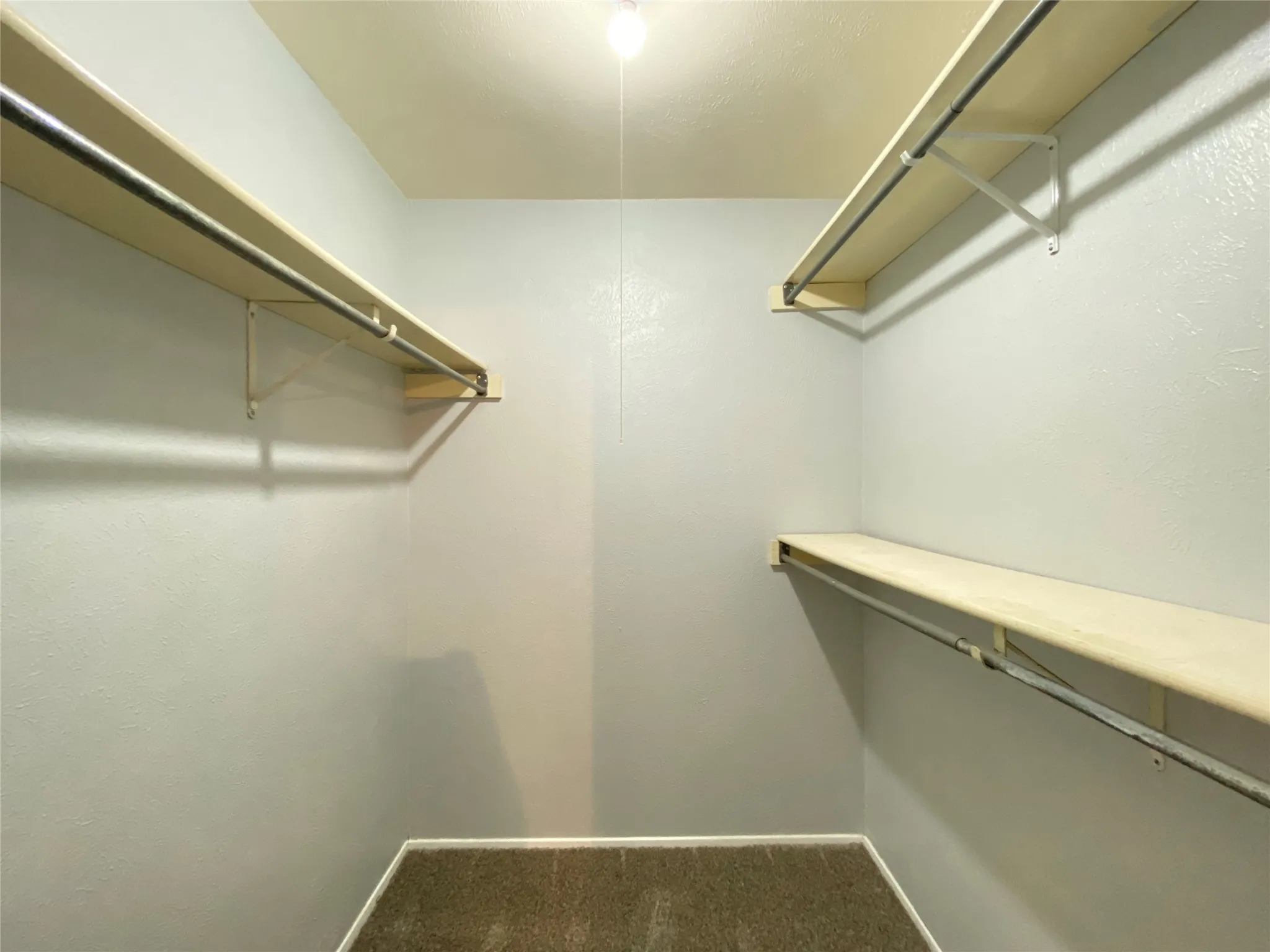 Single Family Residence For Rent in Dallas County , 7139 Nutmeg Lane, Dallas, Texas 75249, 3 Bedroom, 2 Bathroom, 1 Garage spaces, 1,319 Sqft, built in 1978, mls#21402301, Real Estate Agent in Dallas, Homes For Rent in Dallas county, Homes For Rent in Dallas, Realtor in Dallas Texas, Real Estate Brokerage Independent Realty Texas, Luminita Cordes Realtor