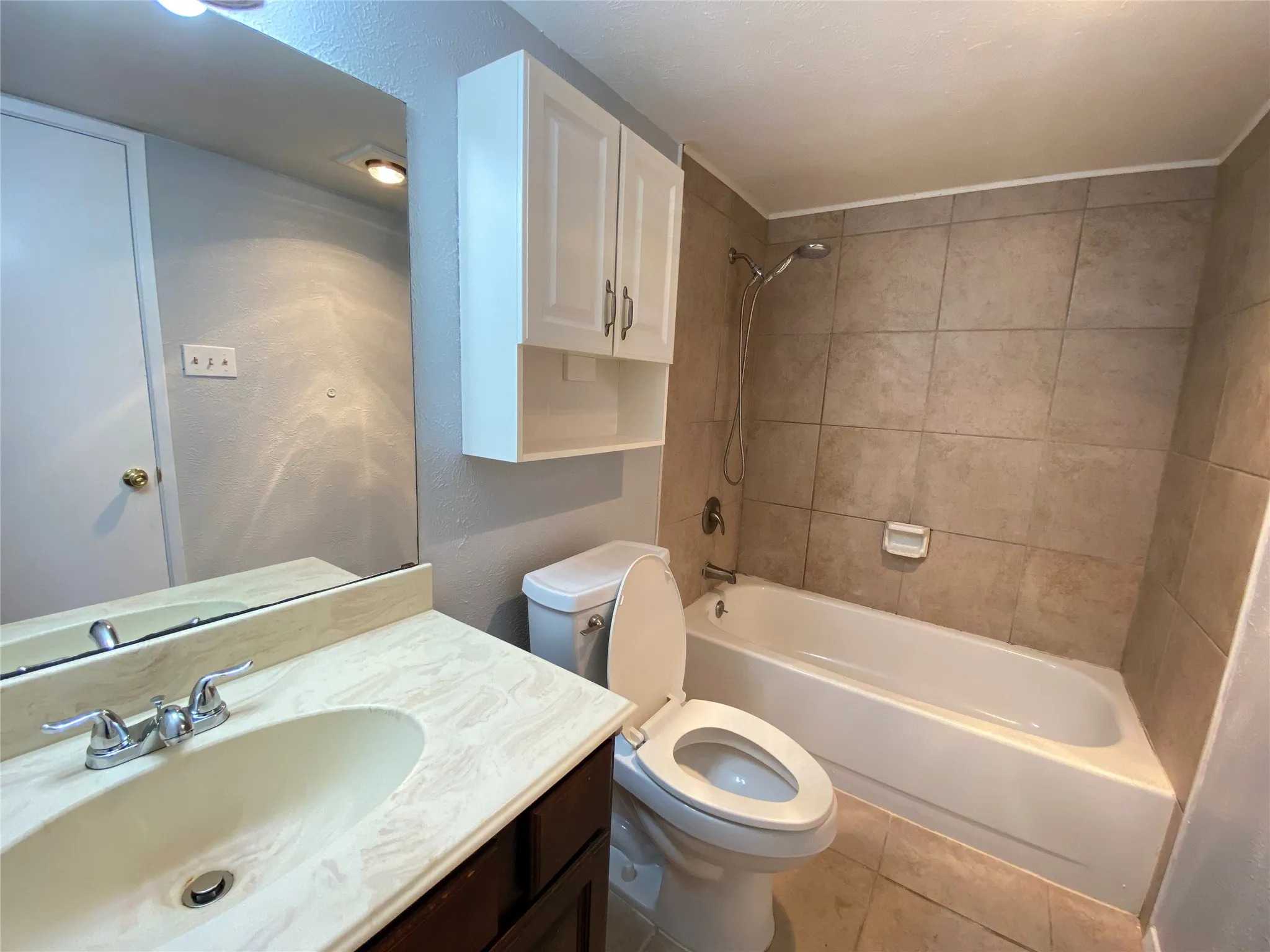 Single Family Residence For Rent in Dallas County , 7139 Nutmeg Lane, Dallas, Texas 75249, 3 Bedroom, 2 Bathroom, 1 Garage spaces, 1,319 Sqft, built in 1978, mls#21402301, Real Estate Agent in Dallas, Homes For Rent in Dallas county, Homes For Rent in Dallas, Realtor in Dallas Texas, Real Estate Brokerage Independent Realty Texas, Luminita Cordes Realtor
