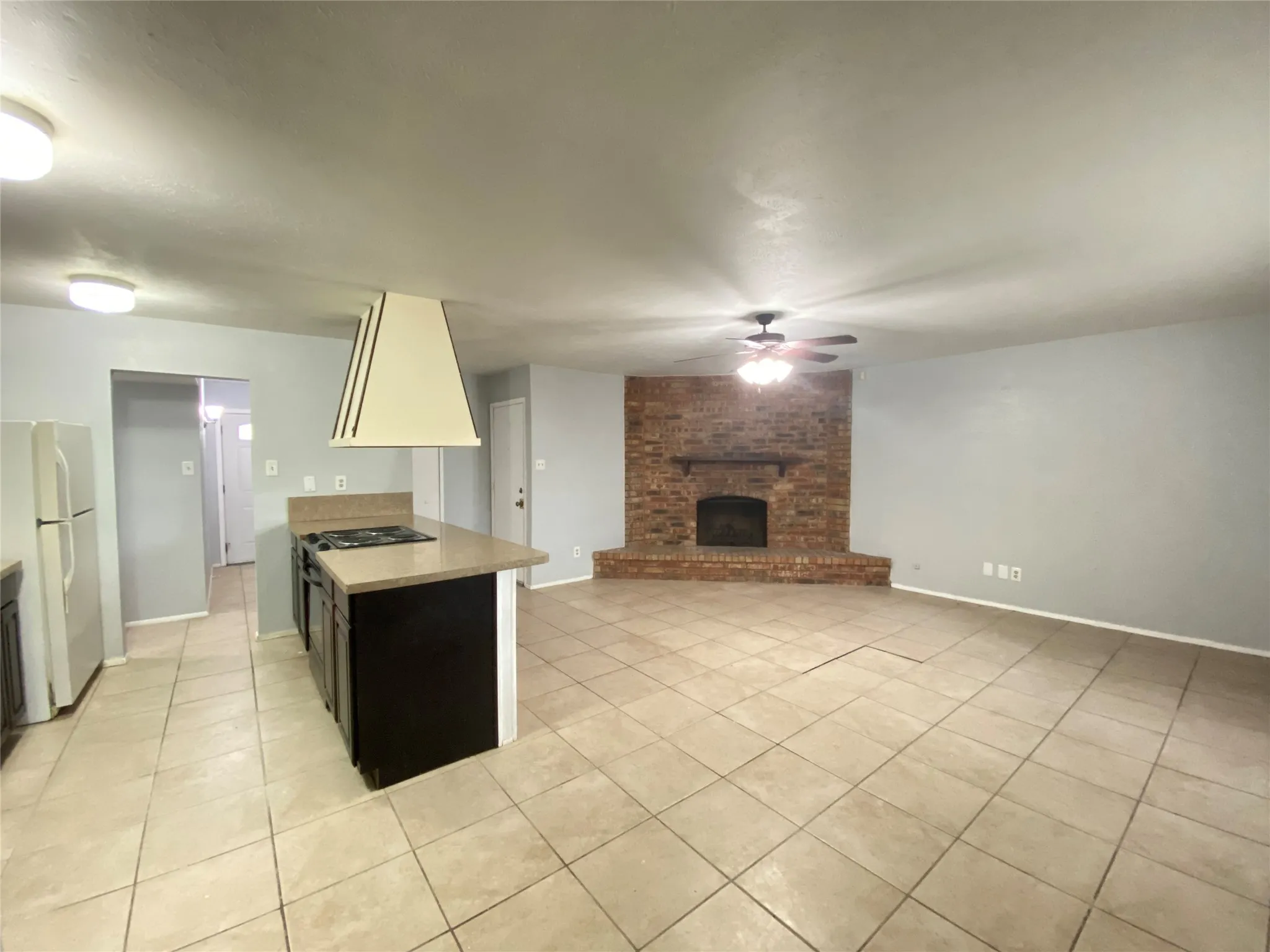 Single Family Residence For Rent in Dallas County , 7139 Nutmeg Lane, Dallas, Texas 75249, 3 Bedroom, 2 Bathroom, 1 Garage spaces, 1,319 Sqft, built in 1978, mls#21402301, Real Estate Agent in Dallas, Homes For Rent in Dallas county, Homes For Rent in Dallas, Realtor in Dallas Texas, Real Estate Brokerage Independent Realty Texas, Luminita Cordes Realtor