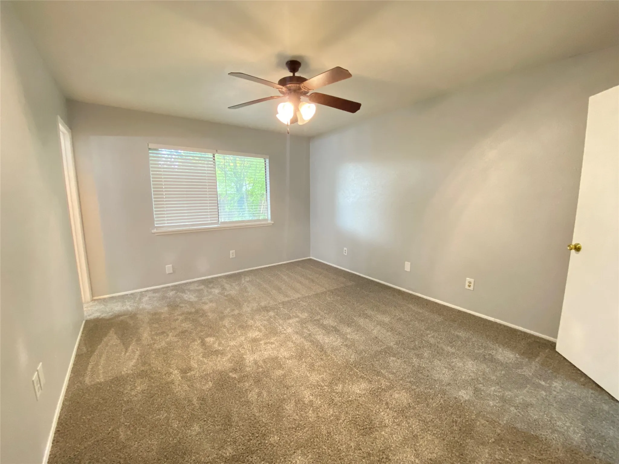 Single Family Residence For Rent in Dallas County , 7139 Nutmeg Lane, Dallas, Texas 75249, 3 Bedroom, 2 Bathroom, 1 Garage spaces, 1,319 Sqft, built in 1978, mls#21402301, Real Estate Agent in Dallas, Homes For Rent in Dallas county, Homes For Rent in Dallas, Realtor in Dallas Texas, Real Estate Brokerage Independent Realty Texas, Luminita Cordes Realtor