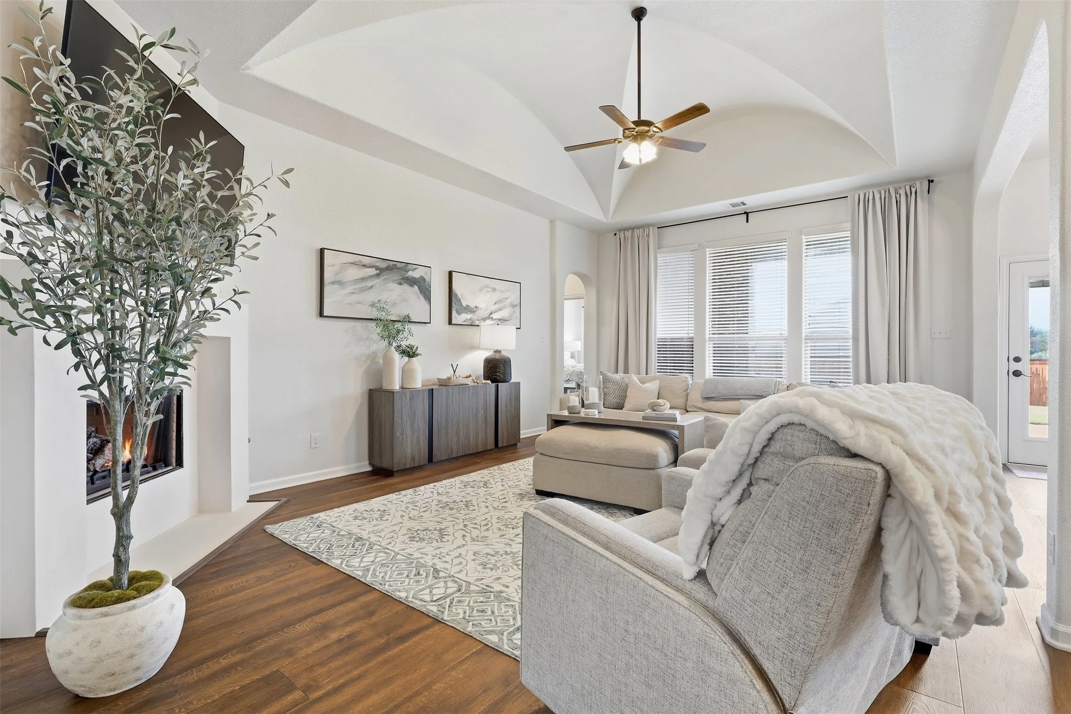 Beautiful ceilings, light and bright