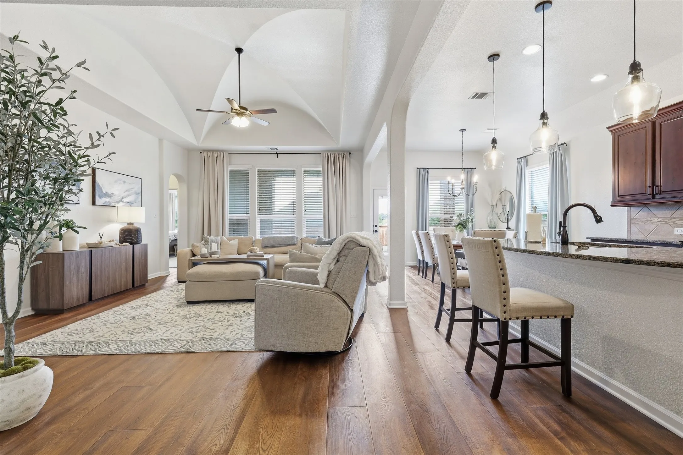 Single Family Residence For Sale in Johnson County , 1152 Blue Sky Lane, Burleson, Texas 76058, 3 Bedroom, 2 Bathroom, 2 Garage spaces, 2,290 Sqft, built in 2015, mls#21399970, Real Estate Agent in Burleson, Homes For Sale in Johnson county, Homes For Sale in Burleson, Realtor in Burleson Texas, Real Estate Brokerage Independent Realty Texas, Luminita Cordes Realtor